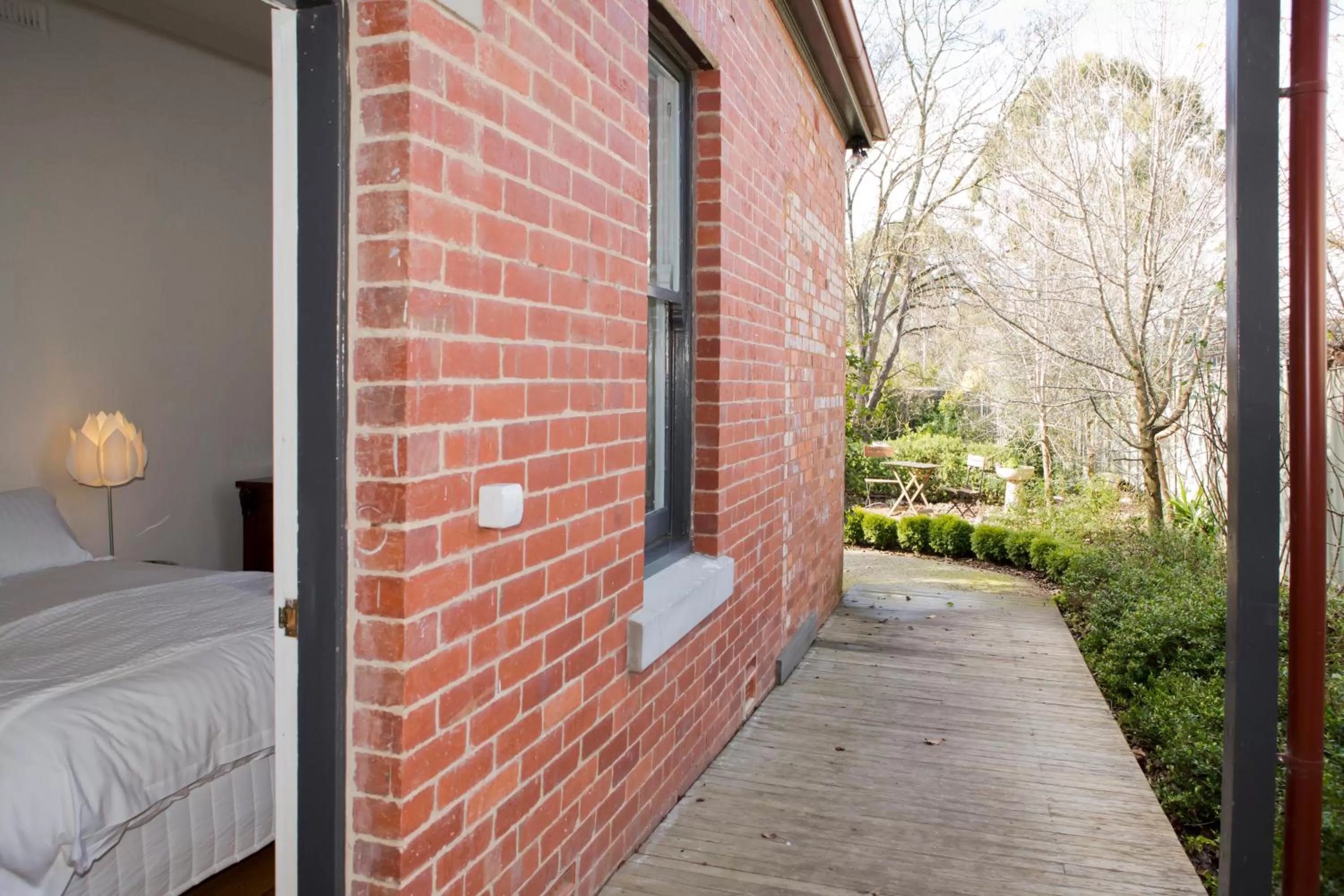 Garden view, Bed in Mollisons