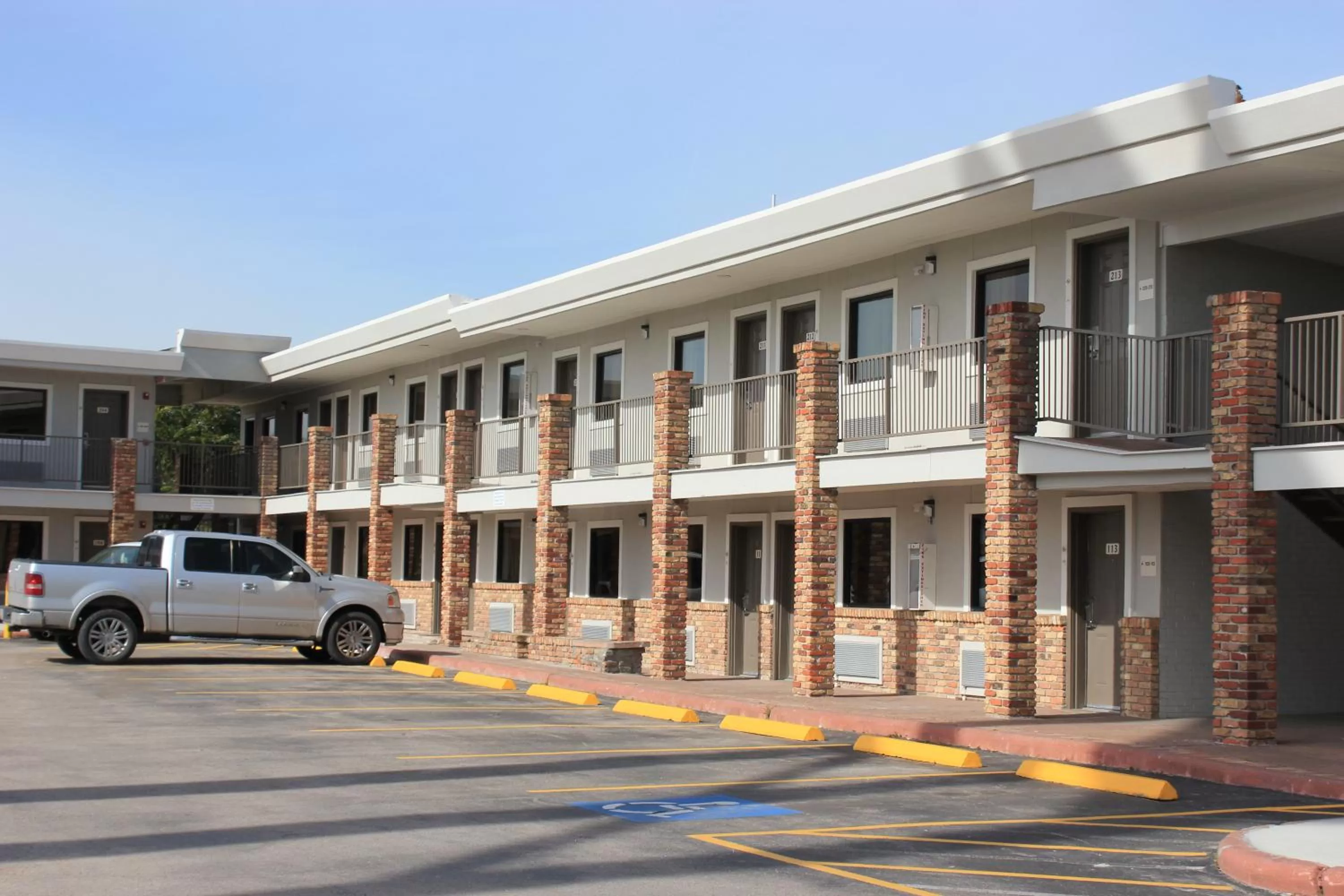 Property Building in Studio 6-Houston, TX - East