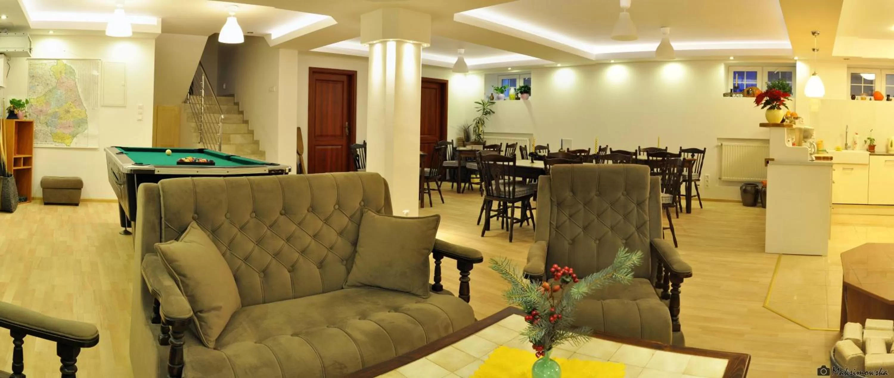 Restaurant/places to eat in Villa MB