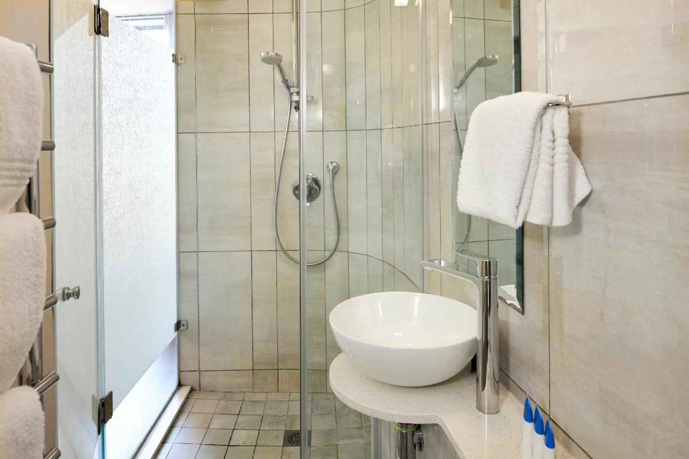 Shower in First Group Breakers Resort - Official