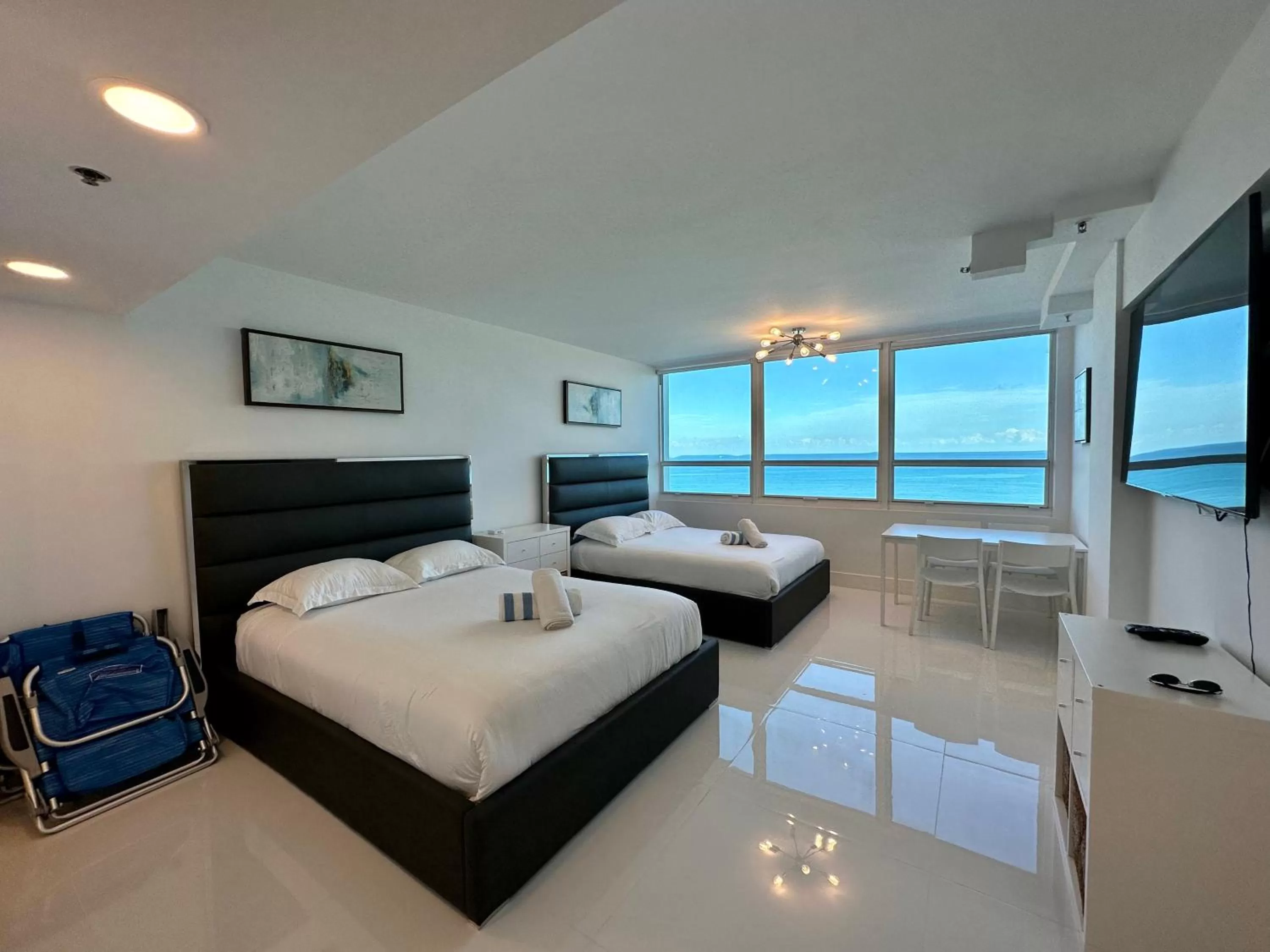 Studio in SeaStays Apartments