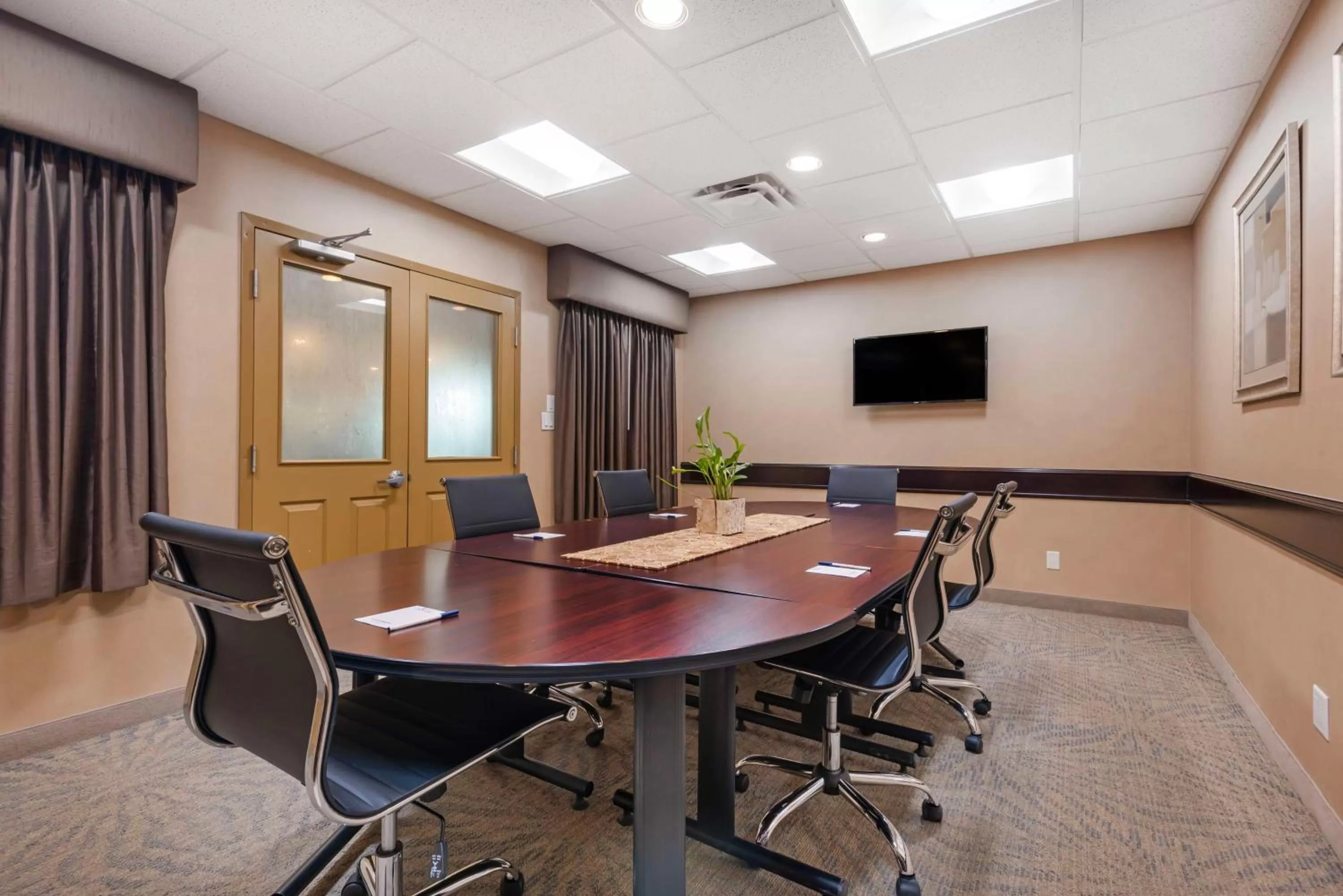 Meeting/conference room in Best Western Rocky Mountain House Inn & Suites