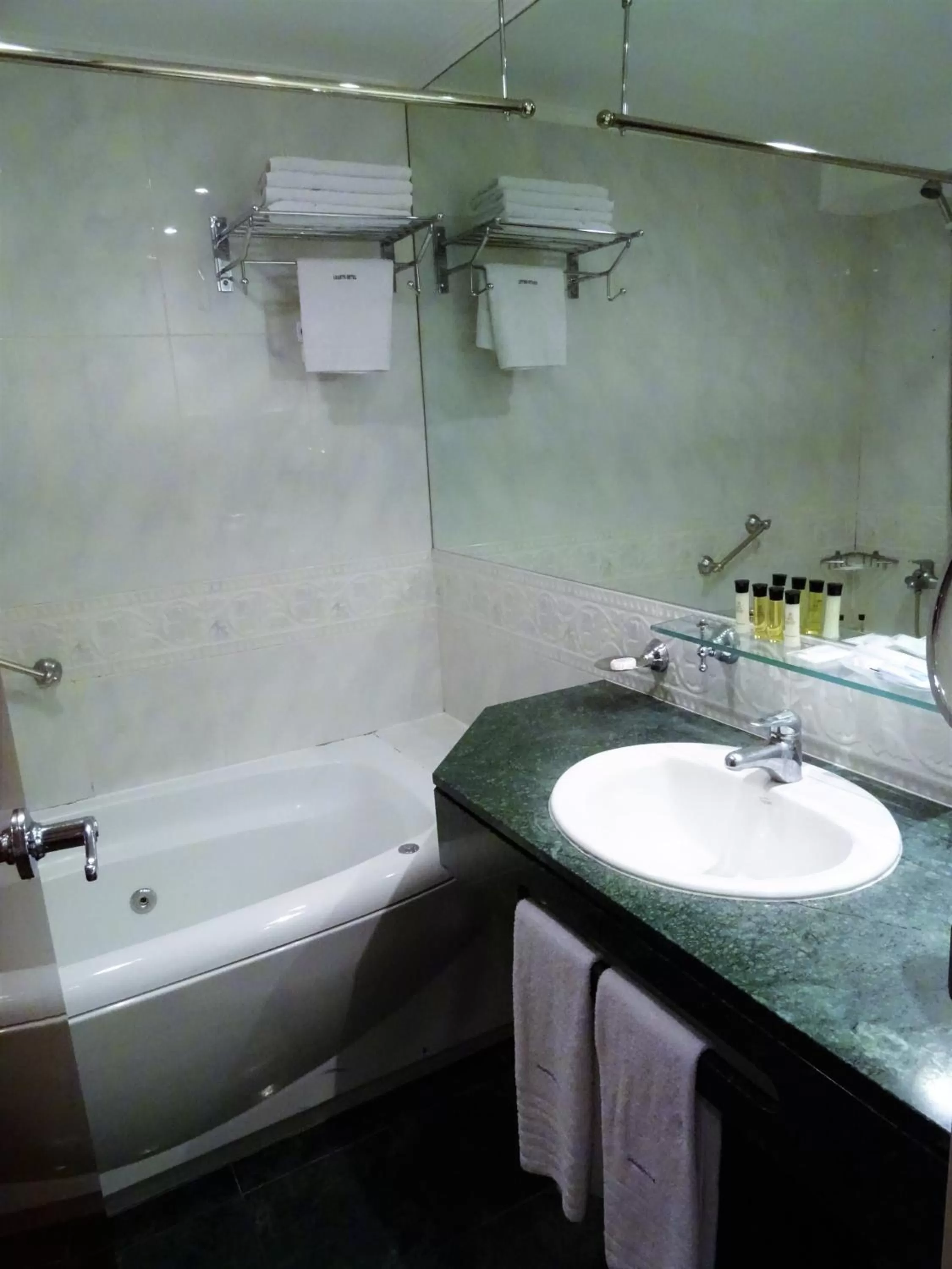 Bathroom in Abasto Hotel