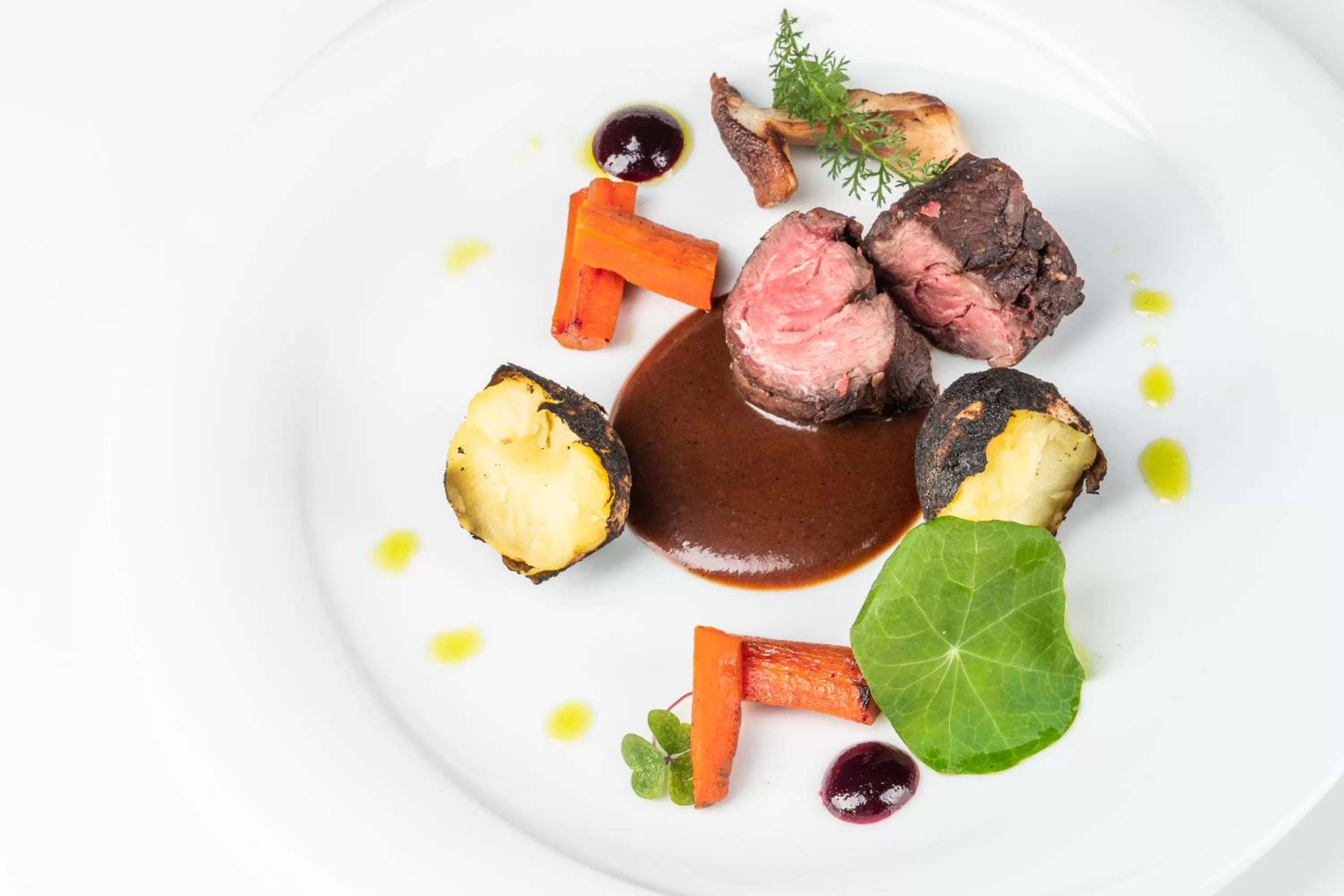 Restaurant/places to eat in Magnus Resort