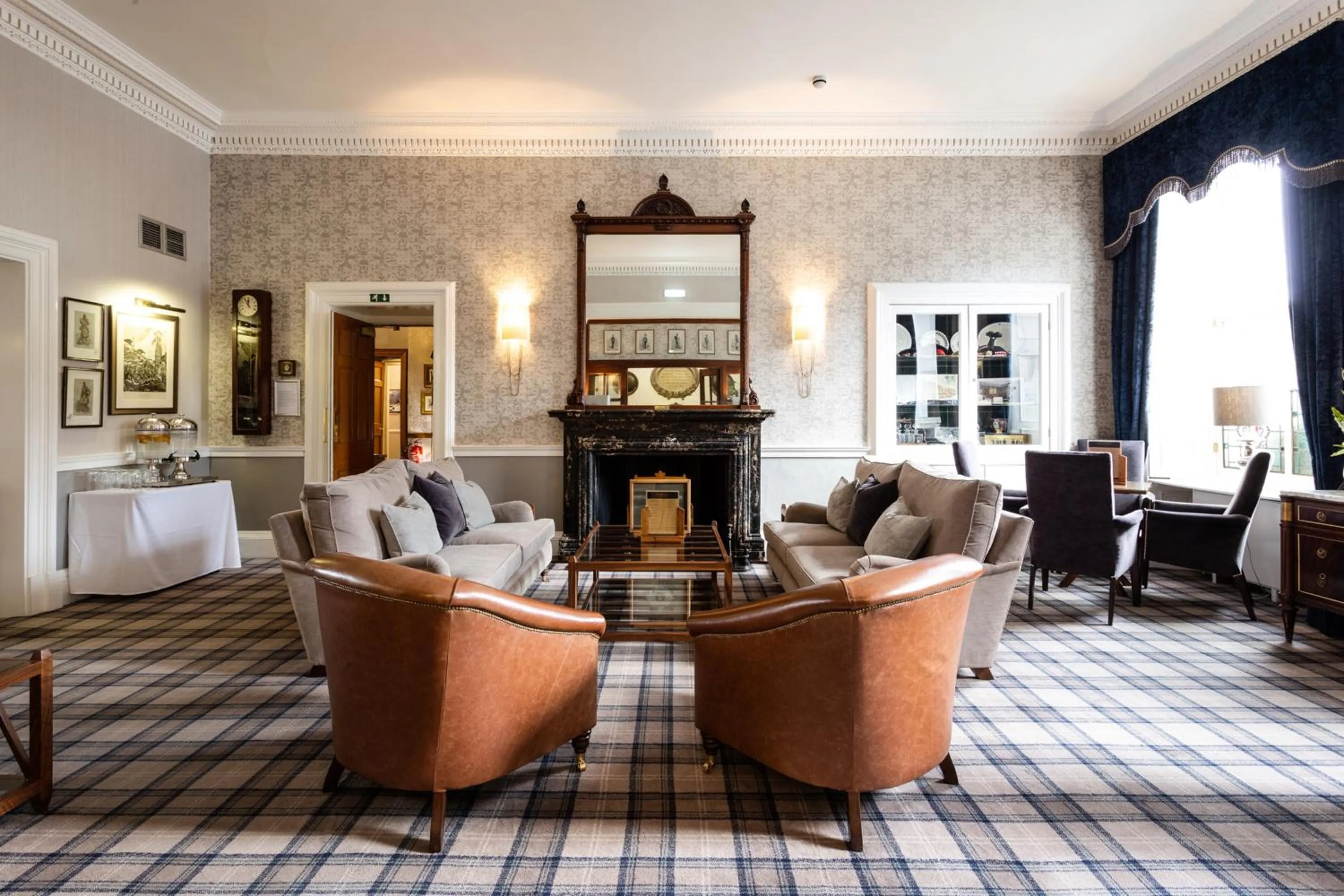 Lounge or bar in Royal Scots Club