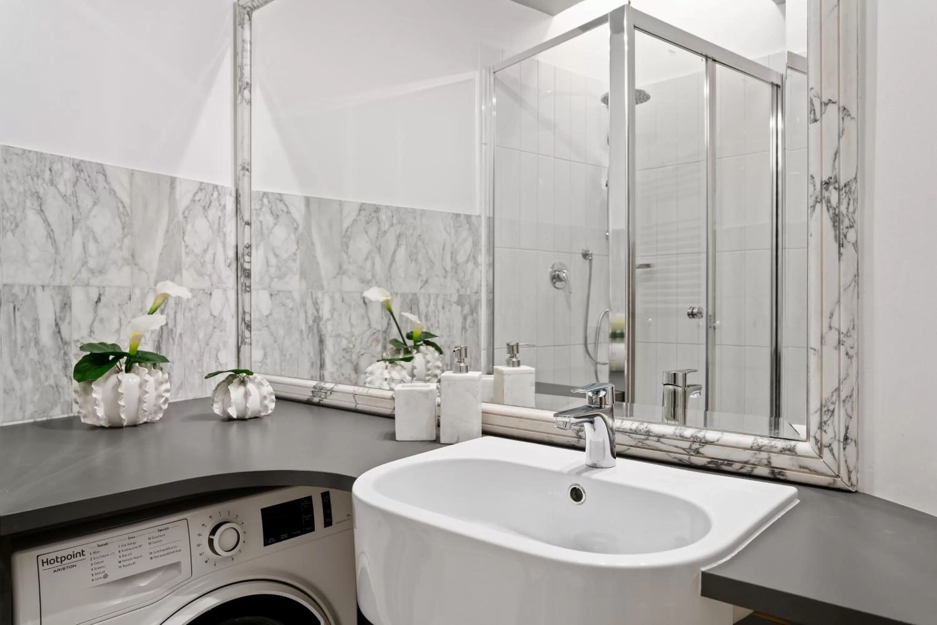 Bathroom in BMGA l ViaPaola43 Palace