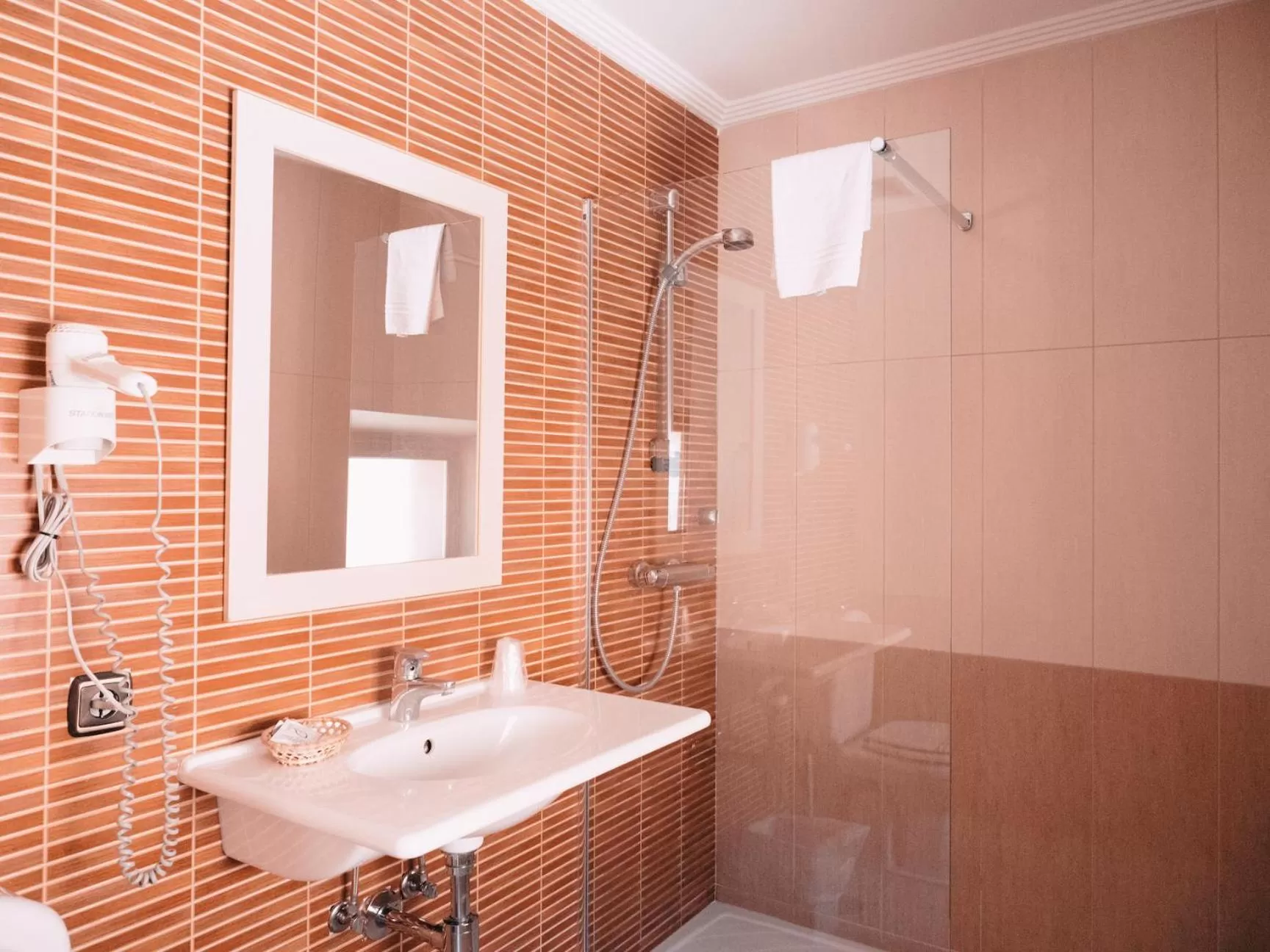 Shower in Hotel Los Toreros