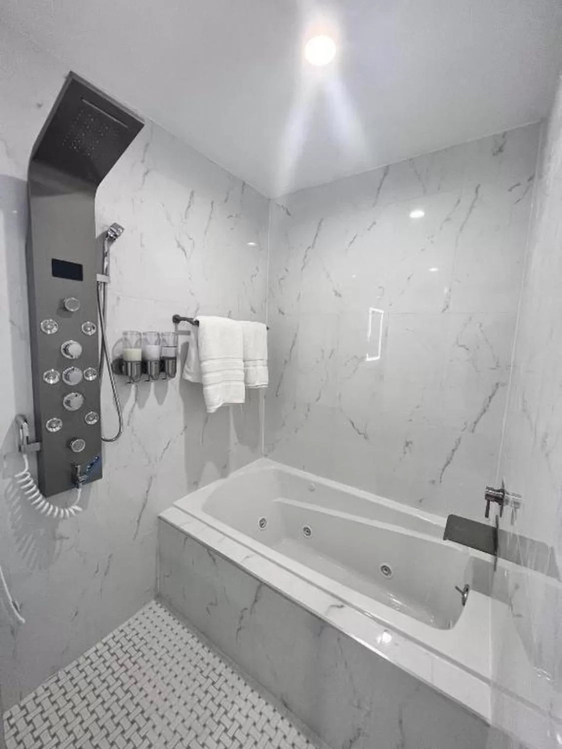 Bathroom in Omeo Suites