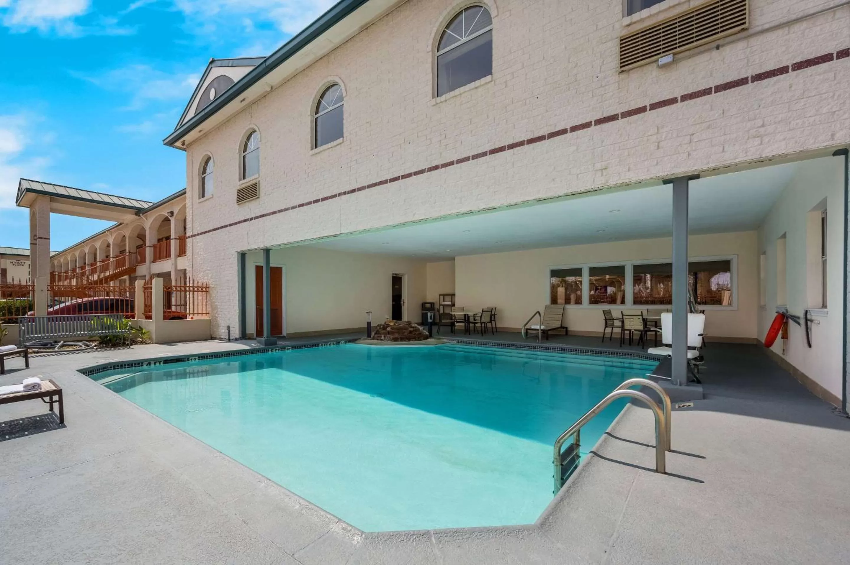 Swimming pool in Quality Inn & Suites Houston Northwest - Cypress