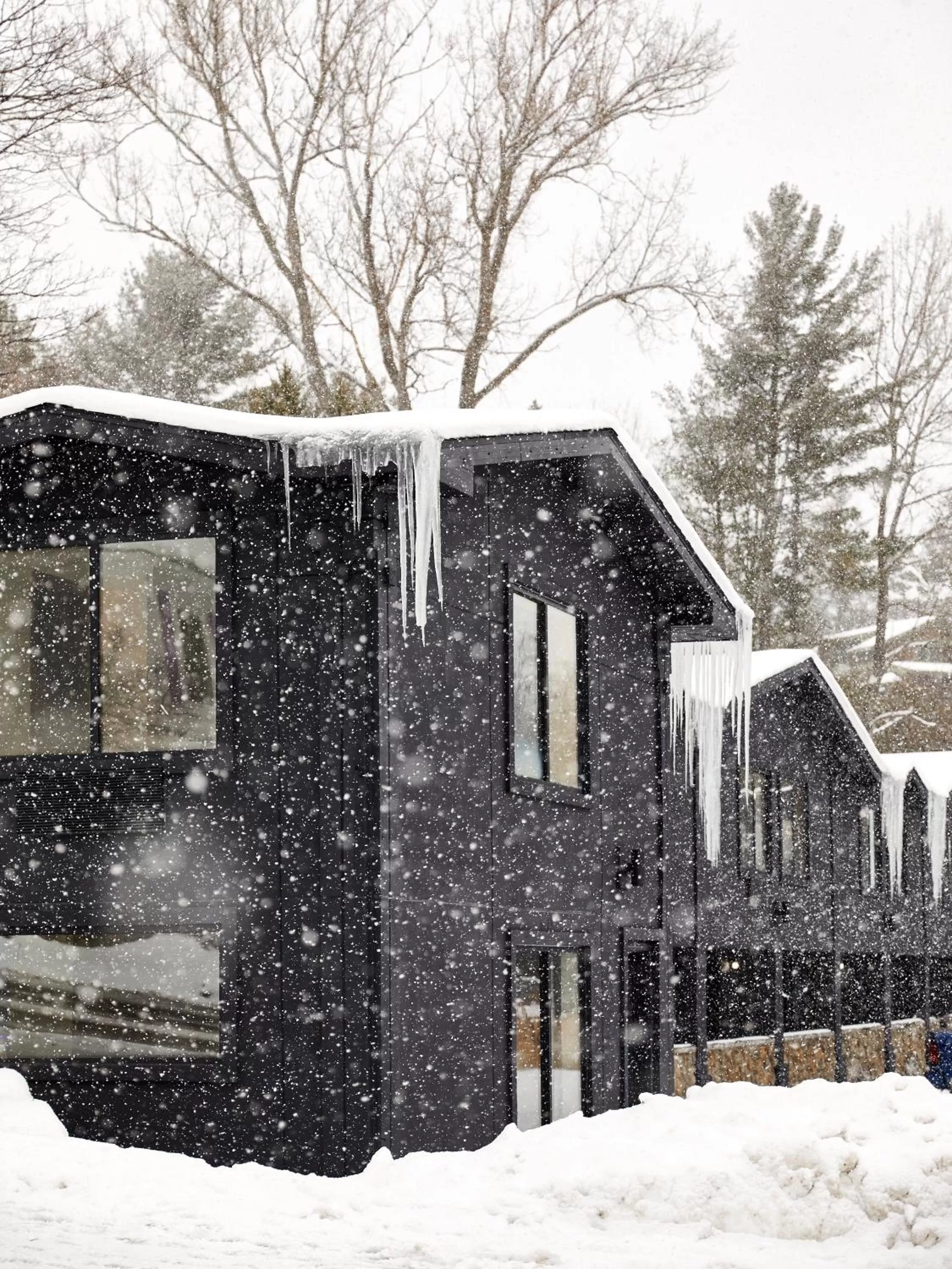 Property building in Bluebird Lake Placid