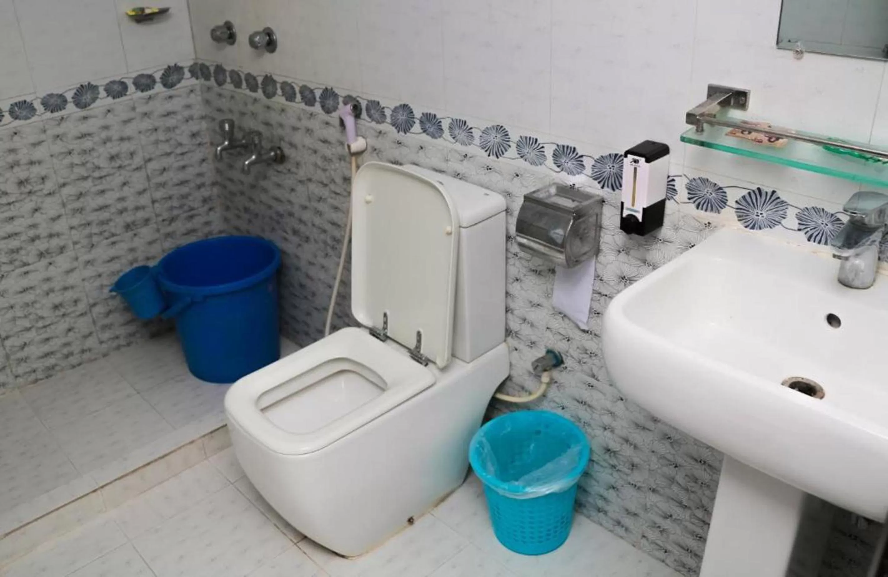 Bathroom in Central Inn Dhaka City Centre