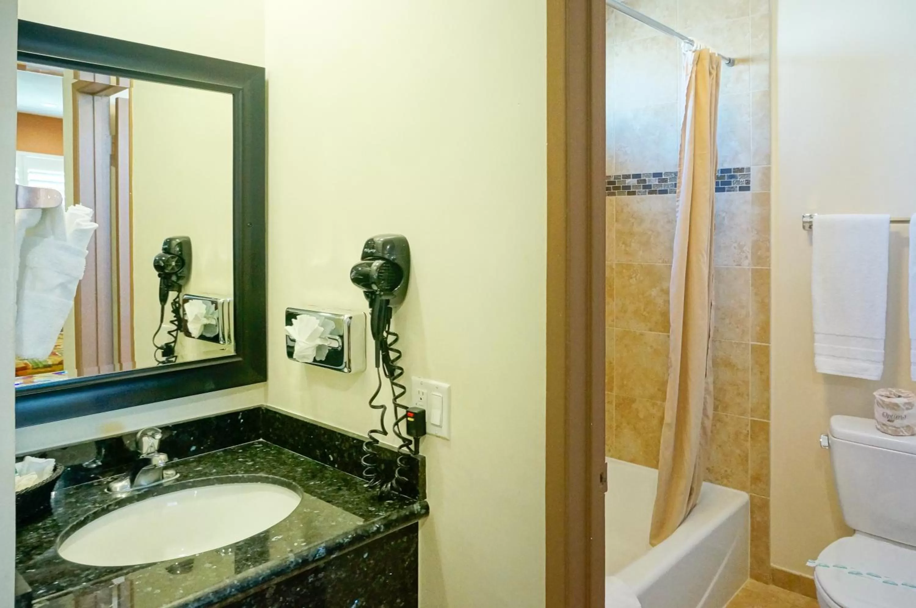 Bathroom in Dunes Inn - Sunset