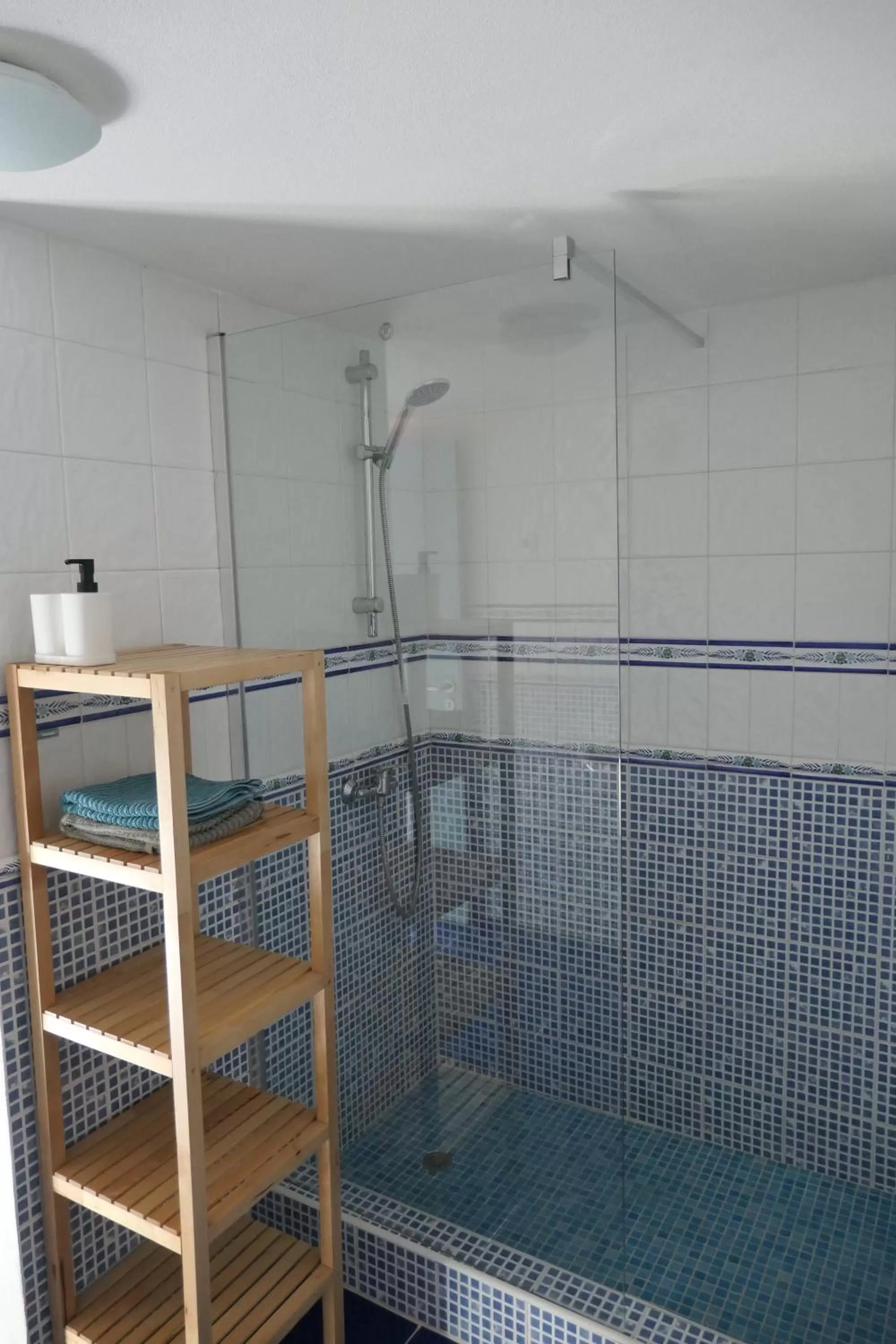 Bathroom, Bed in House Of The Three Marias