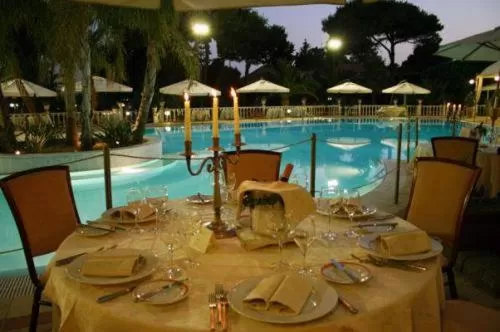 Restaurant/places to eat in Grand Hotel Palace