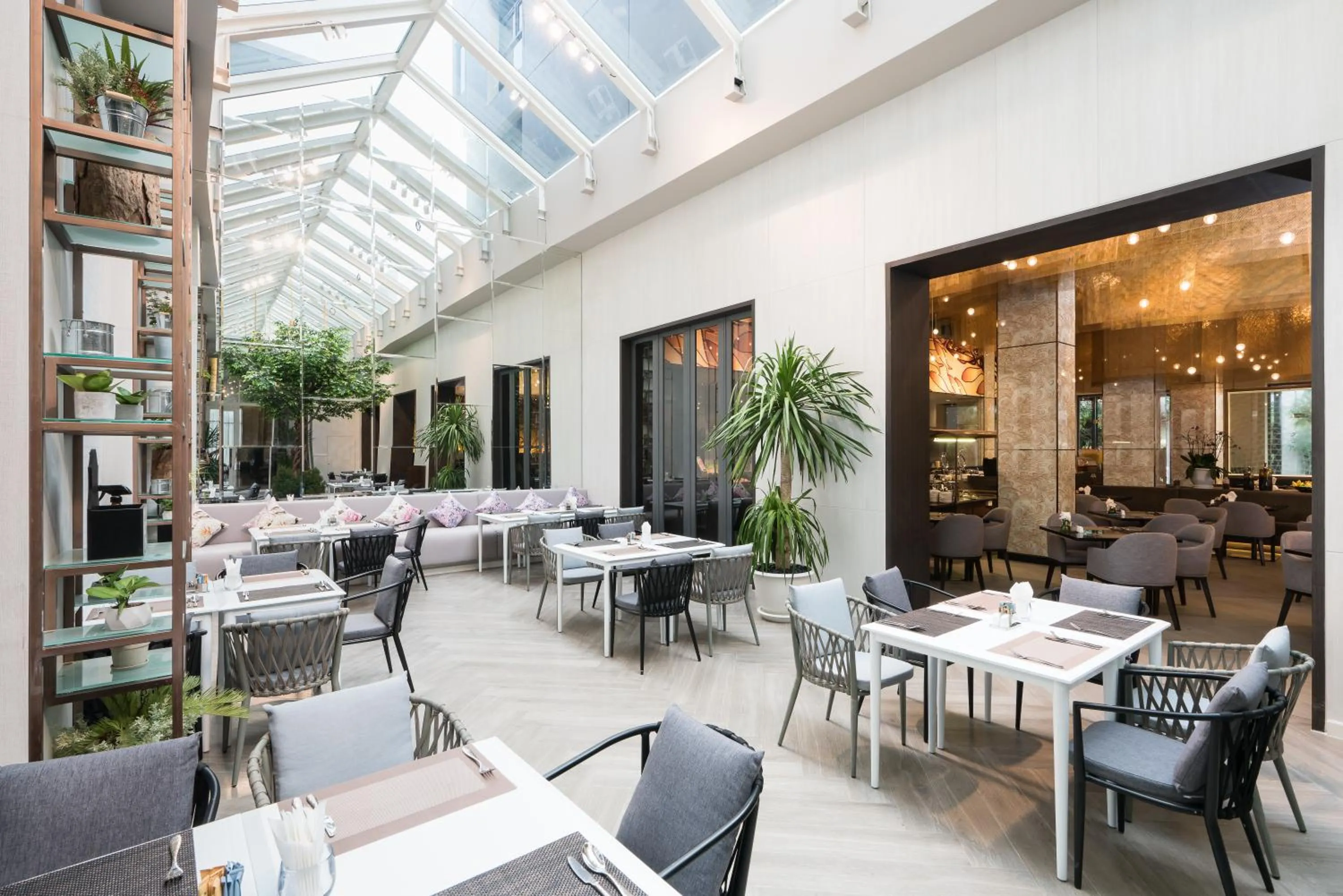 Restaurant/places to eat in Divalux Resort & Spa Bangkok, Suvarnabhumi Airport-Free Shuttle