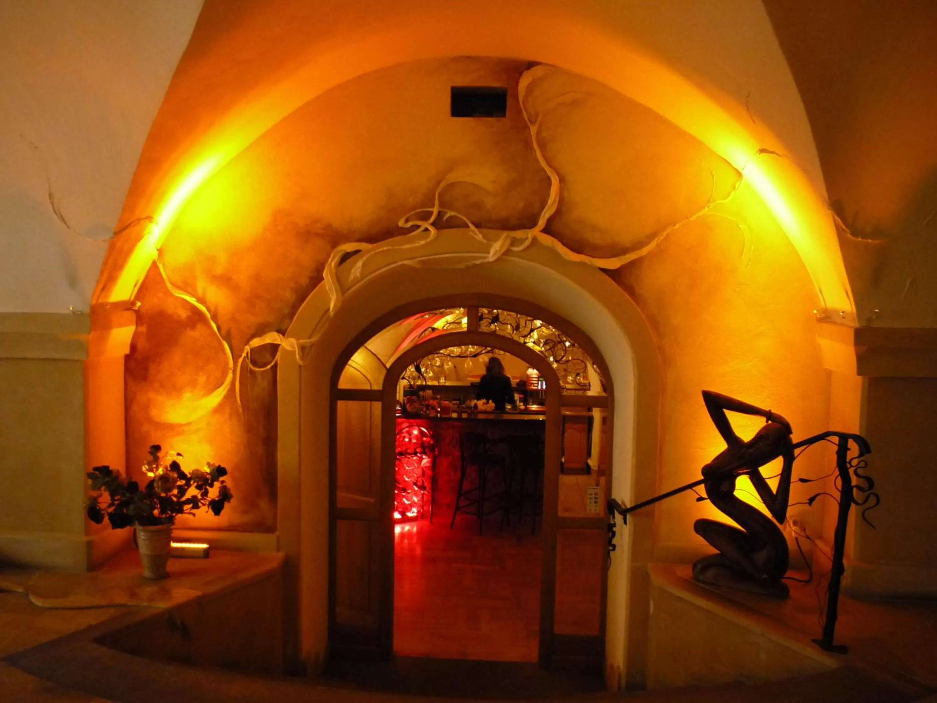 Restaurant/places to eat in Hotel Restauracja Caspar