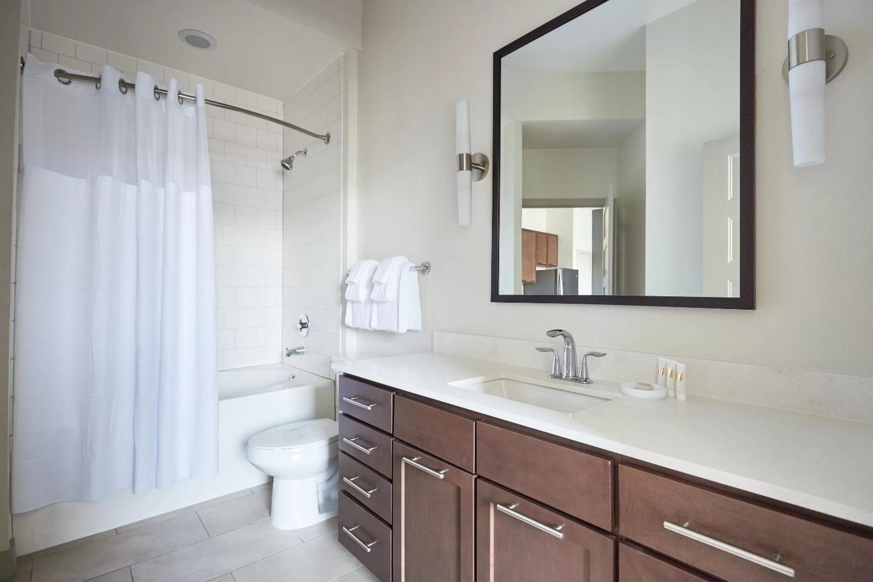 Living room, Bathroom in Sonder at La Villita