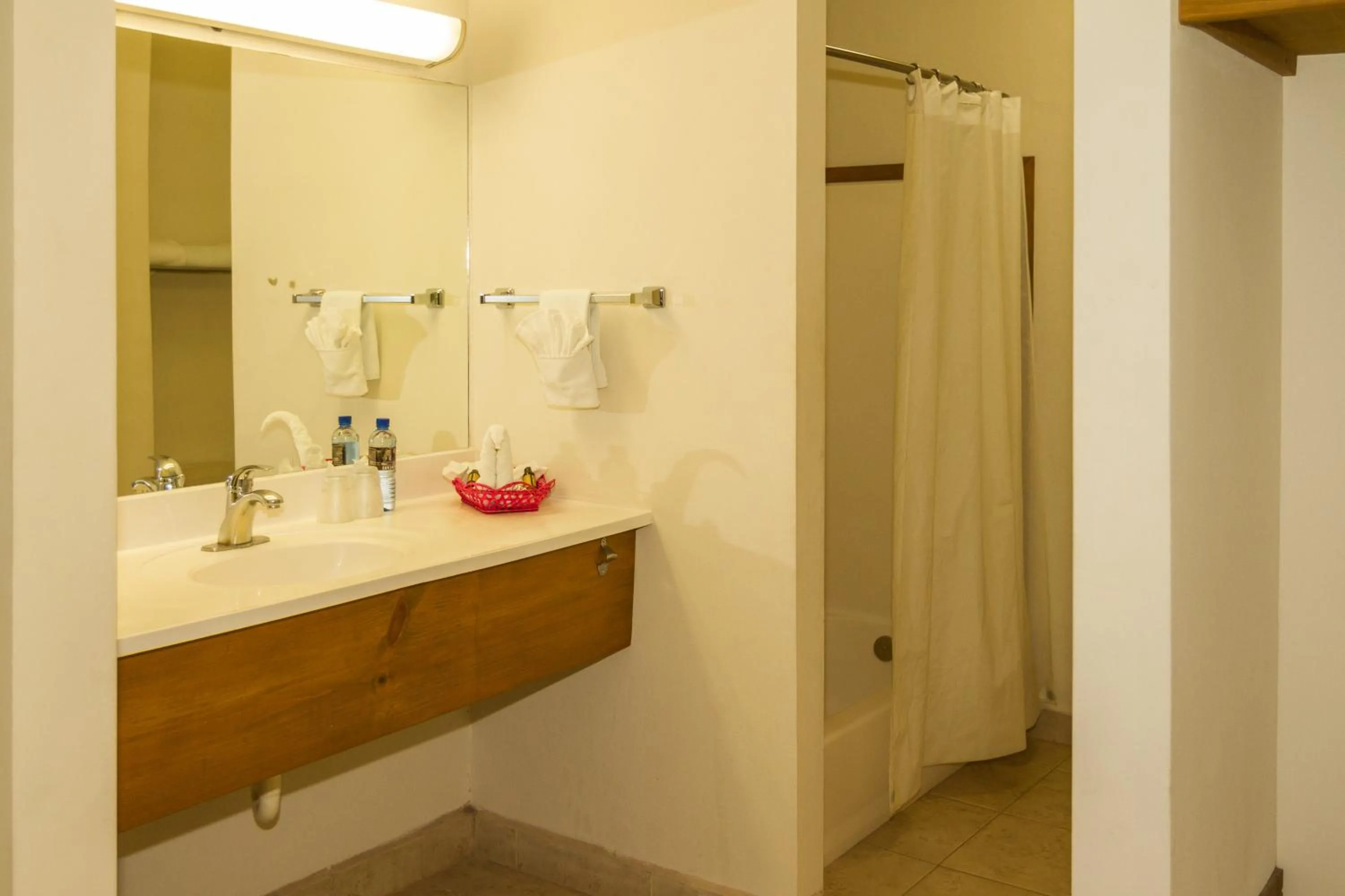 Shower in Tripui Hotel