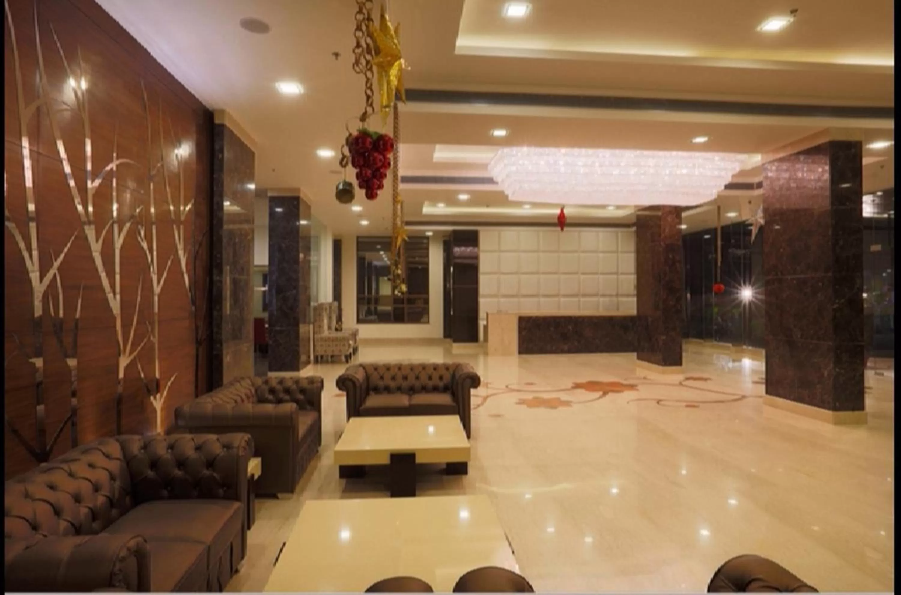 Lobby or reception in Ramada Jamshedpur Bistupur