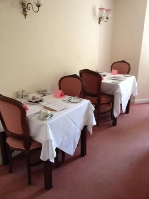 Restaurant/places to eat in Ashley Hotel