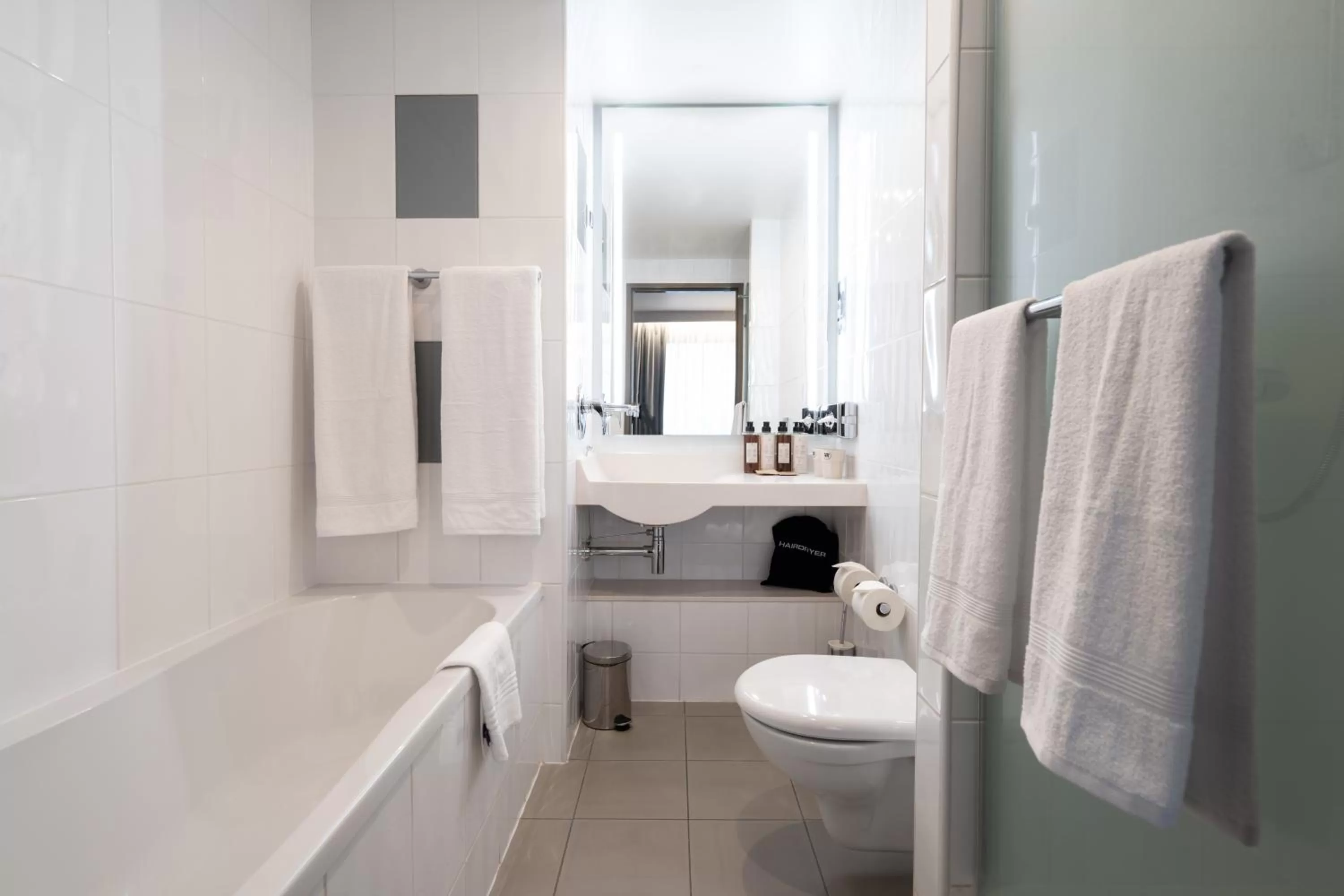 Toilet in Novotel Vilnius Centre