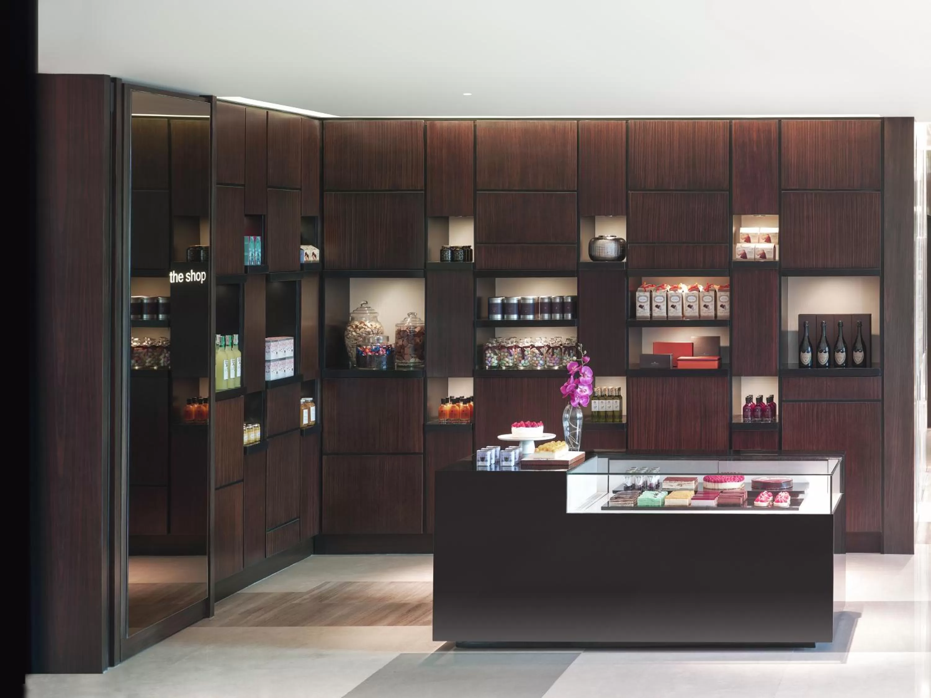 Restaurant/places to eat in New World Makati Hotel, Manila