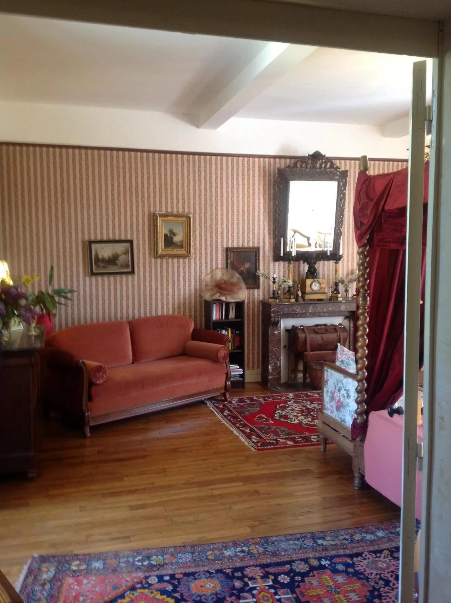 Photo of the whole room in Château de La Ville-Huë