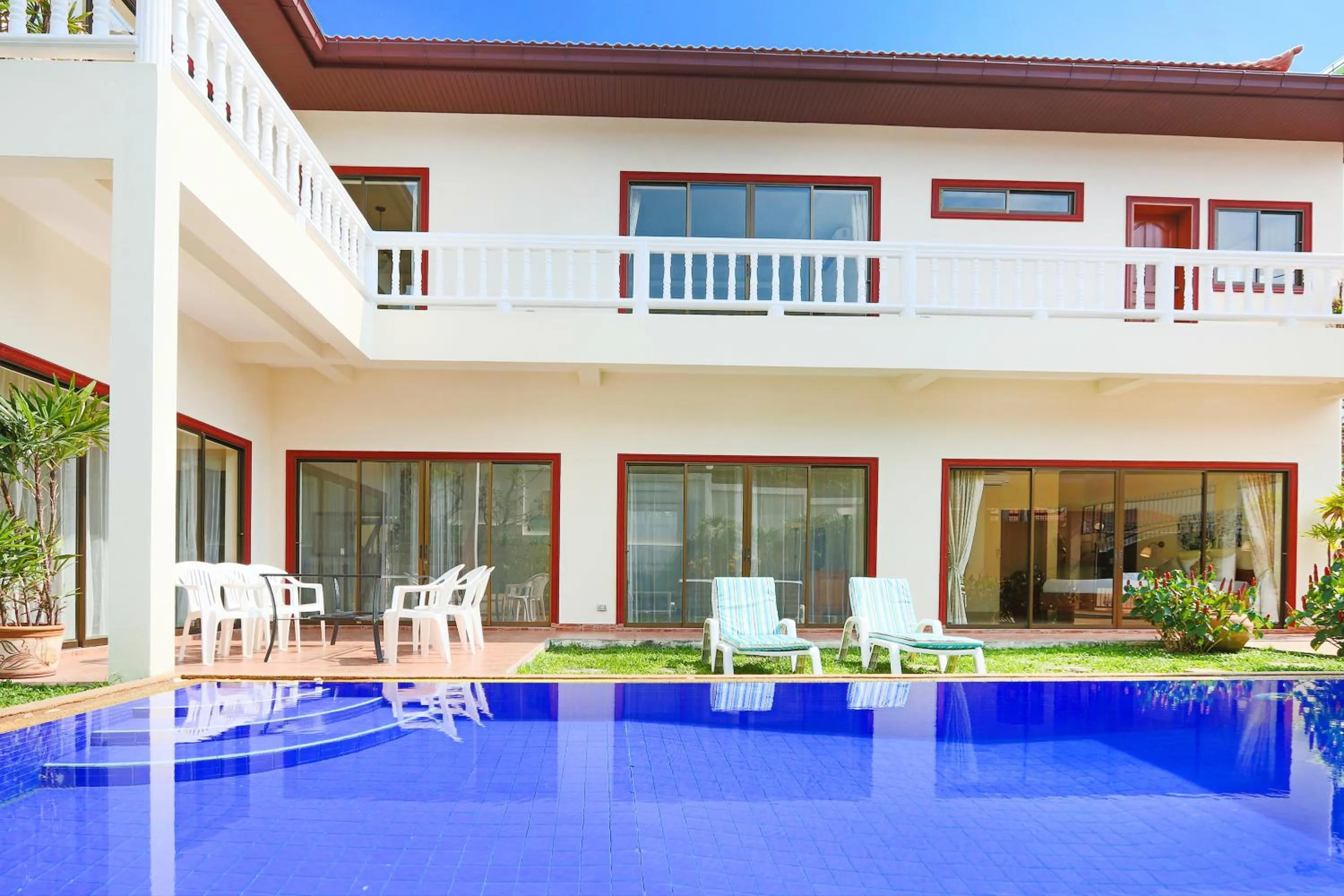 Swimming pool in Avoca Pool Villas