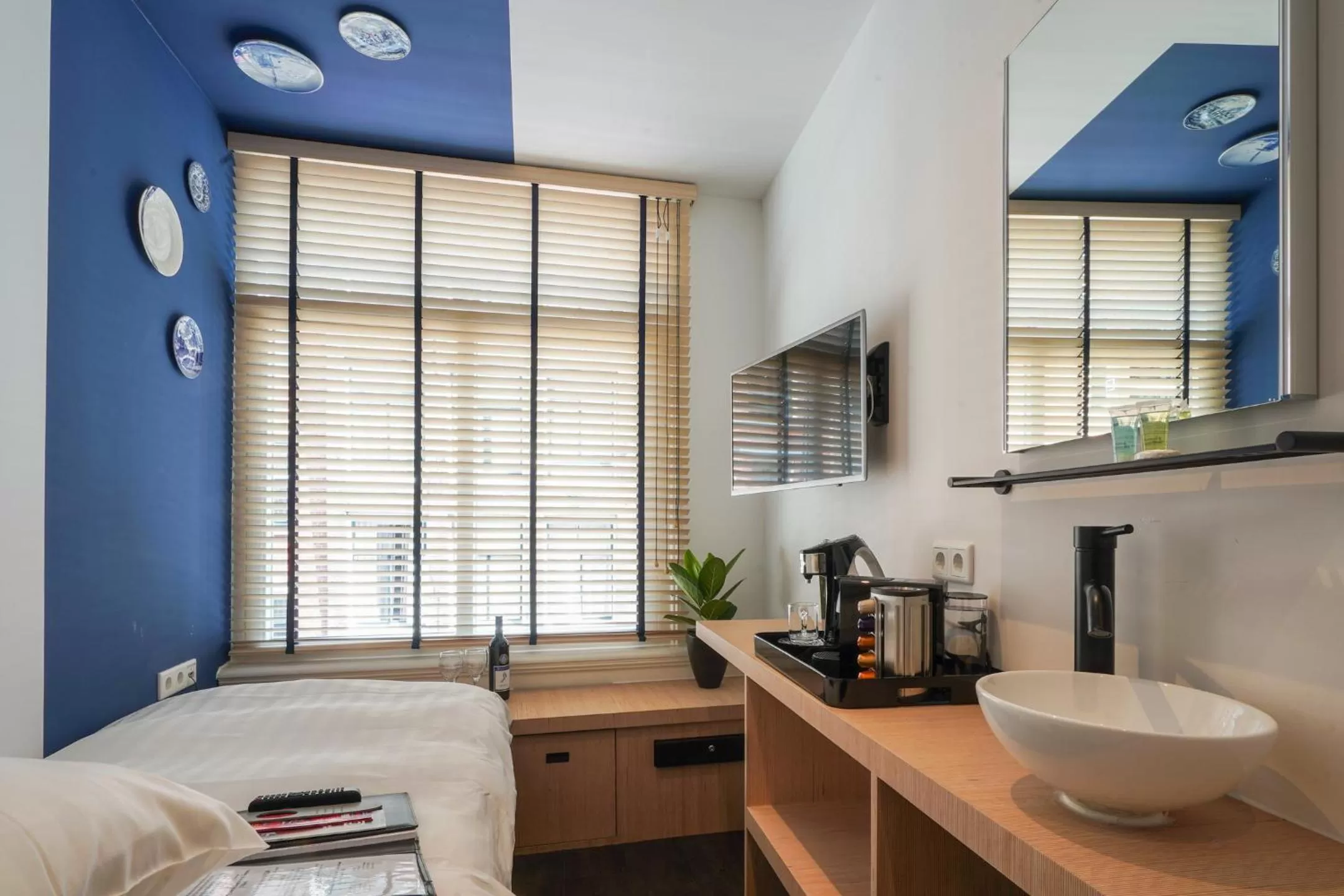 Photo of the whole room, Bed in Amistad hotel