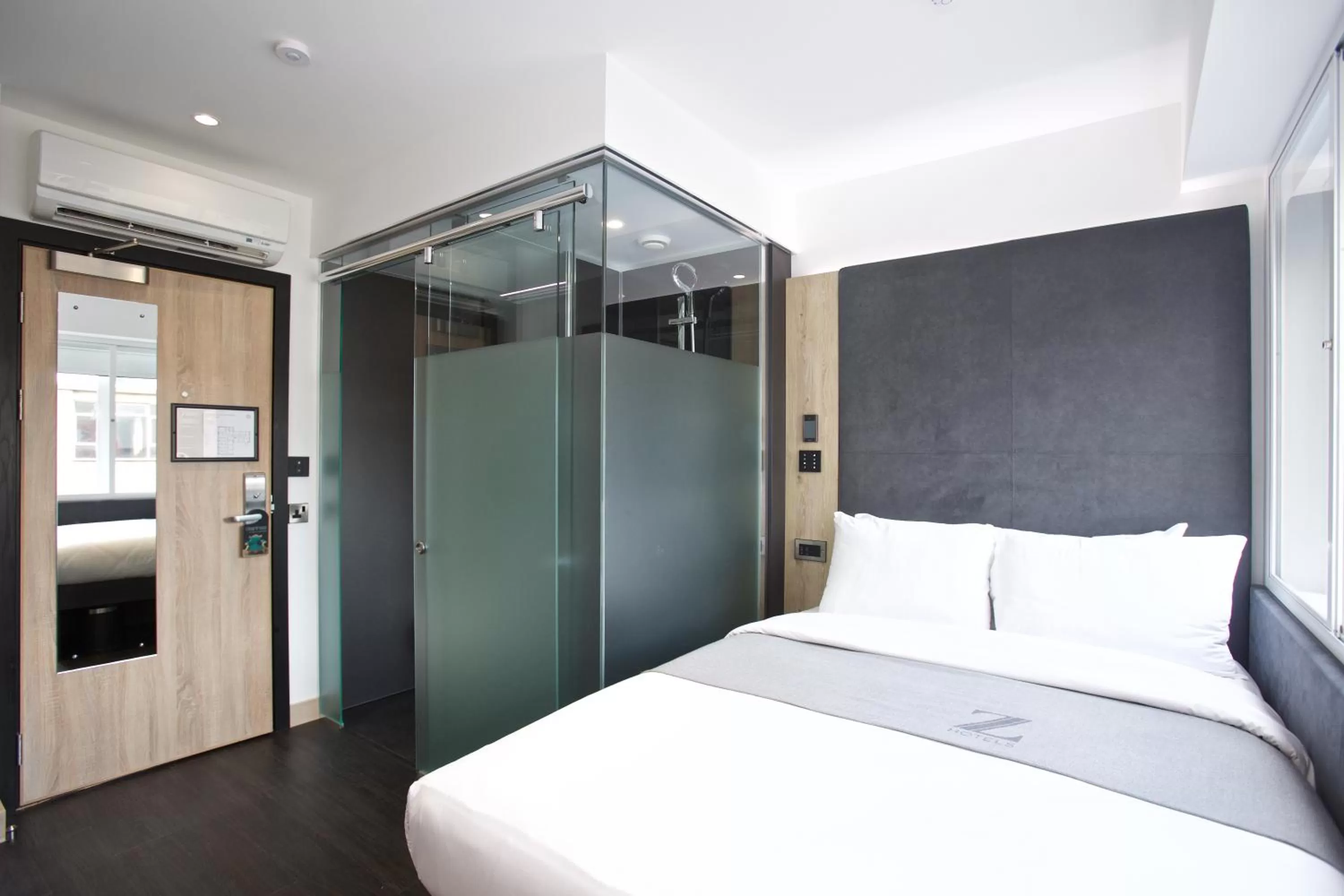 Bedroom, Bed in The Z Hotel Tottenham Court Road