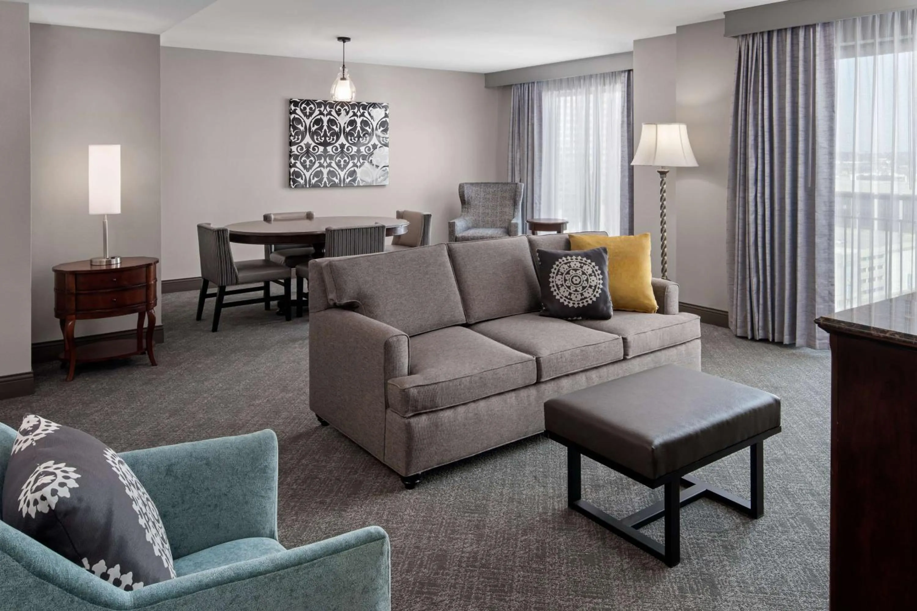 Living room in Embassy Suites San Antonio Riverwalk-Downtown