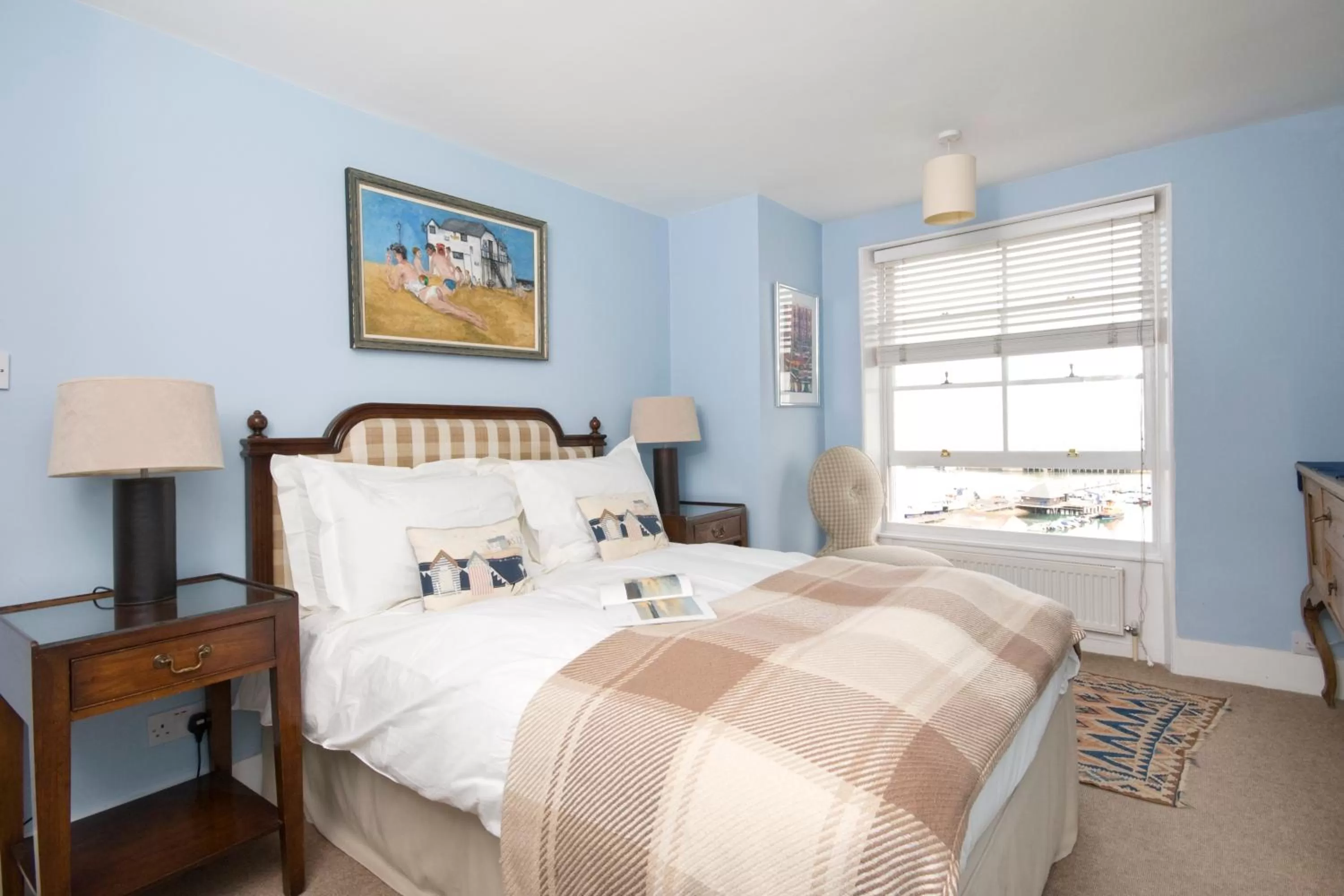 Sea view, Bed in The Royal Harbour Hotel