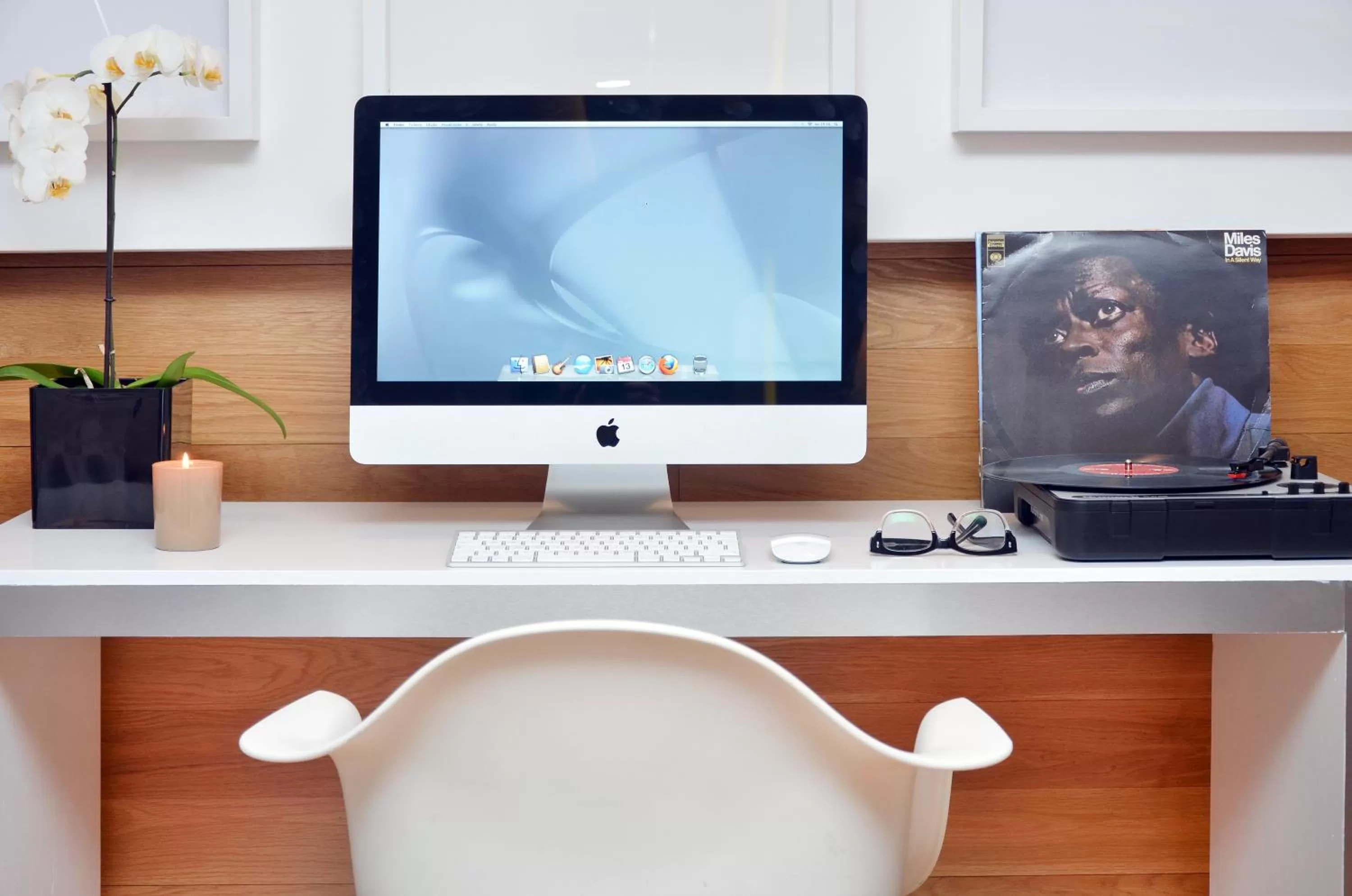 TV and multimedia in Browns Boutique Hotel