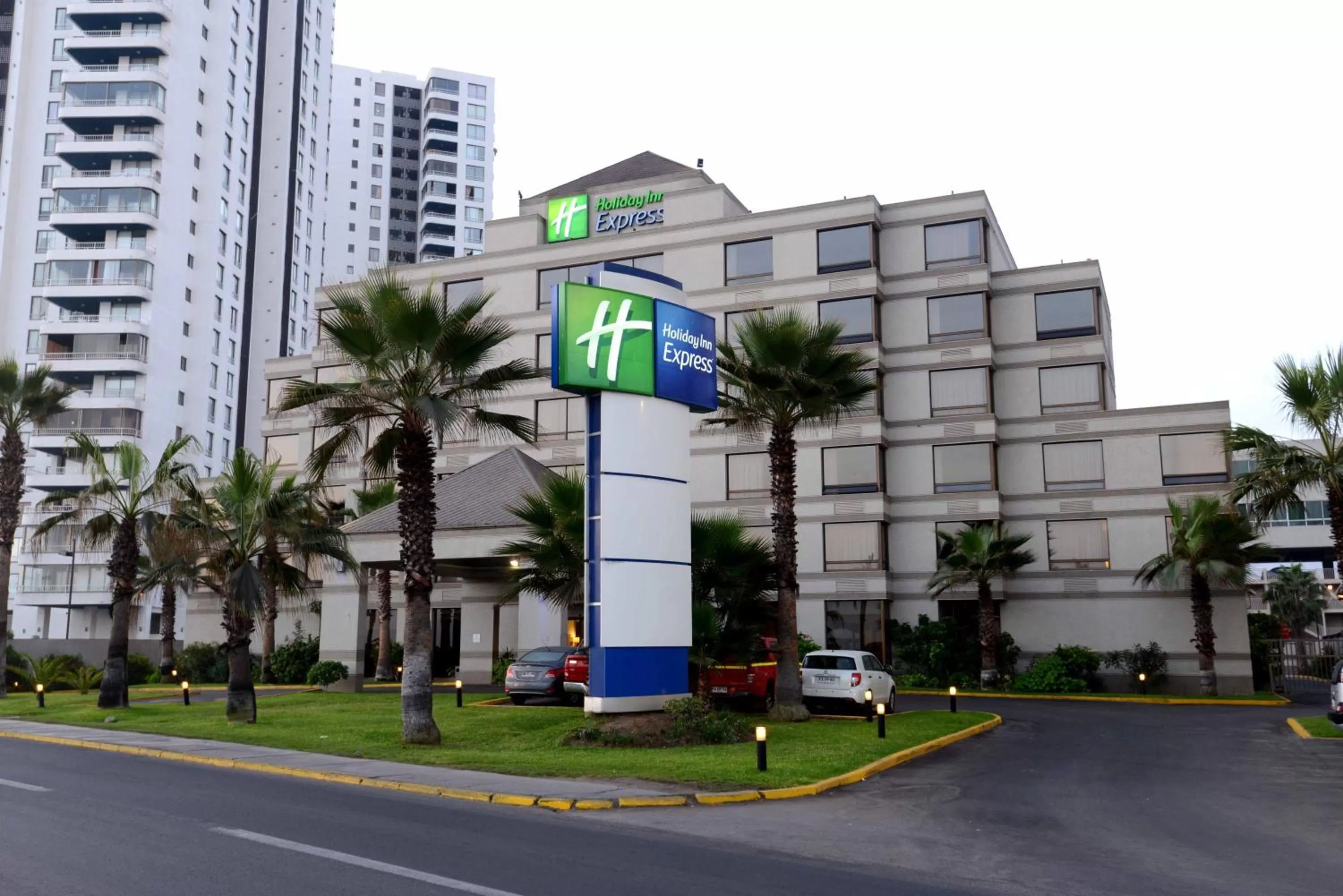 Property building in Holiday Inn Express - Iquique by IHG