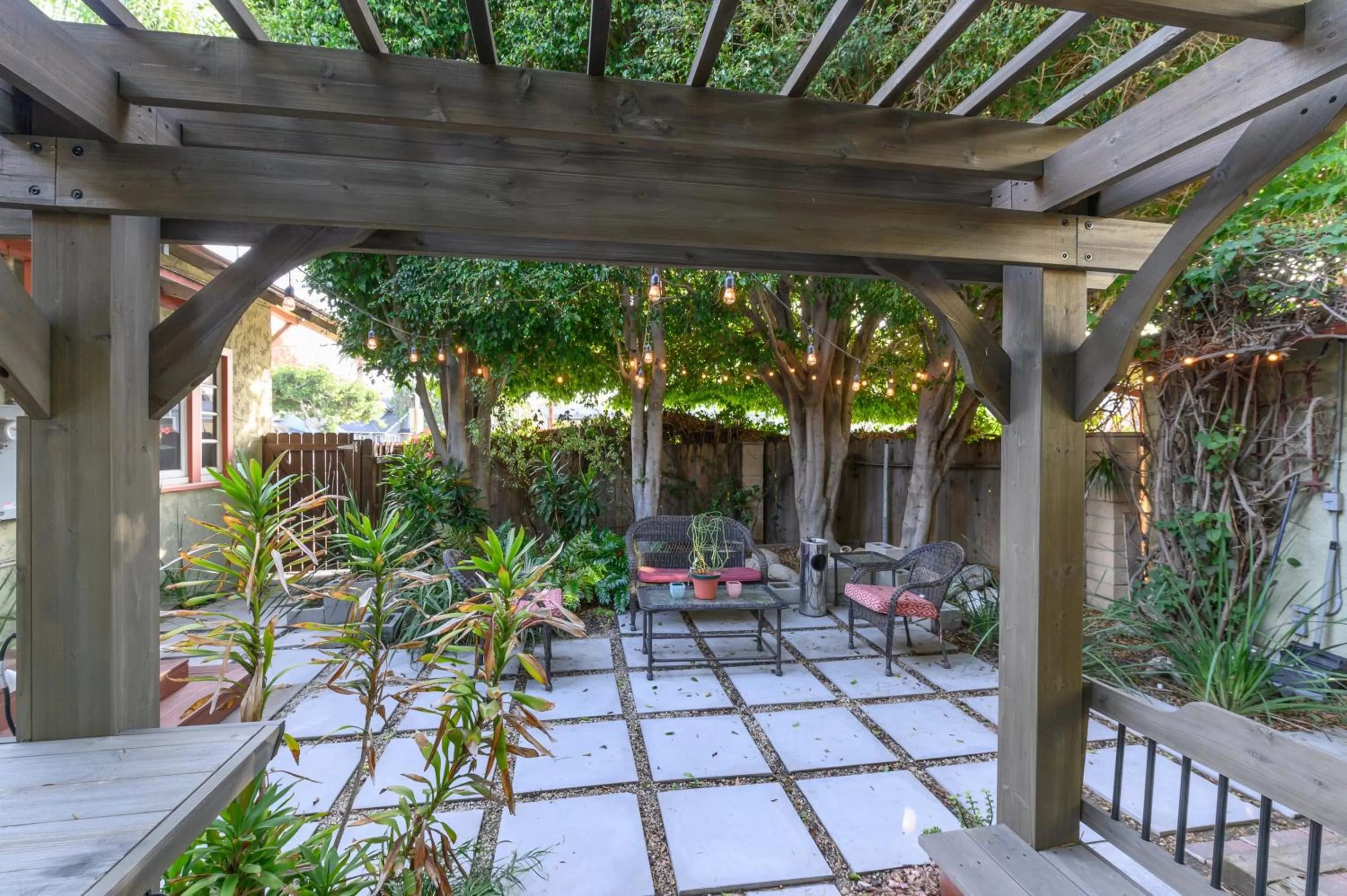 Garden in Beachrunners Inn