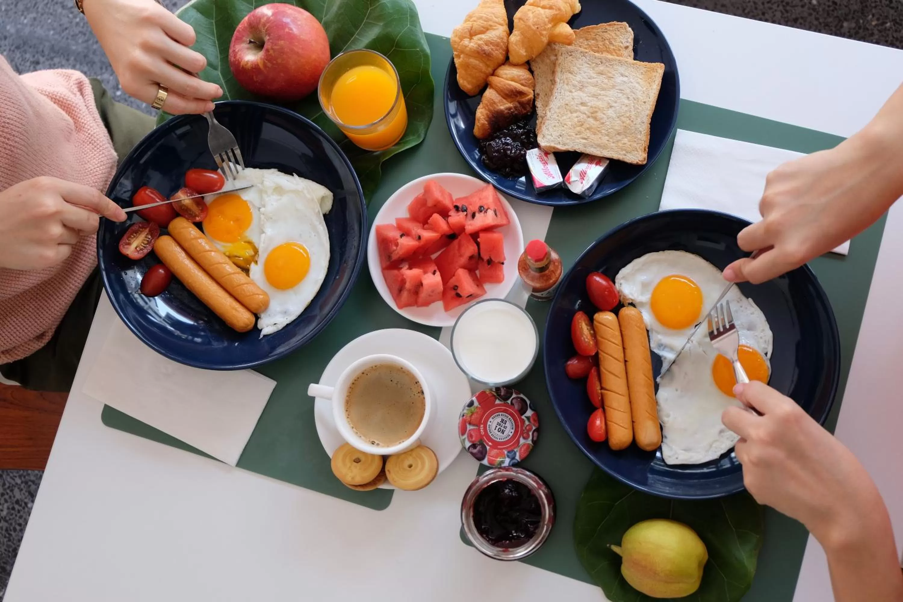 American breakfast in Haus Sathorn 21 Bed and Breakfast