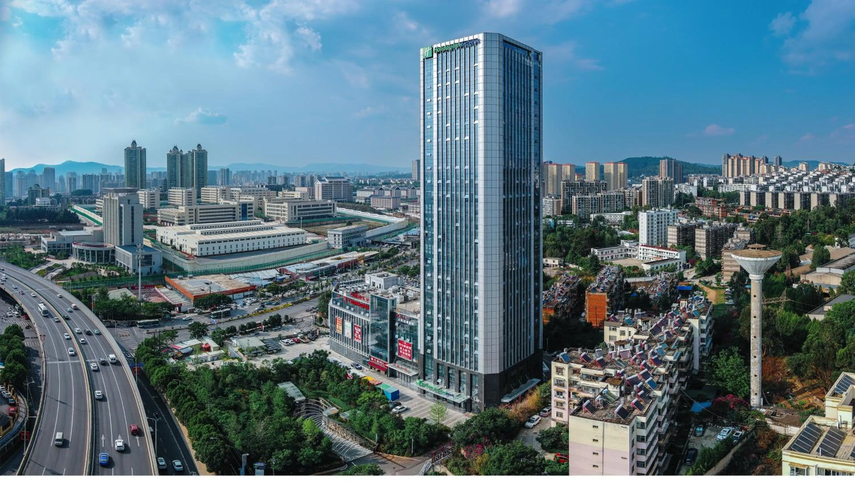 Property building in Holiday Inn Express Kunming Panlong by IHG