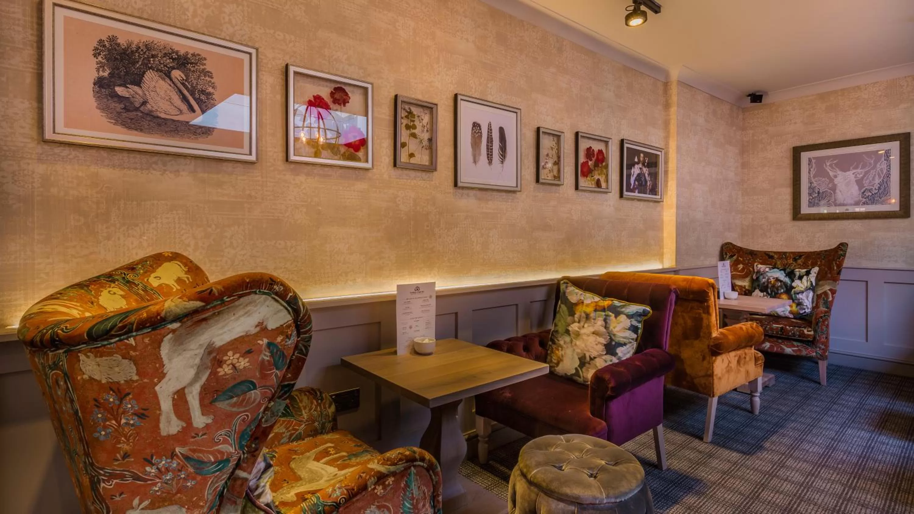 Lounge or bar in The Three Swans Hotel, Hungerford, Berkshire - The Coaching Inn Group