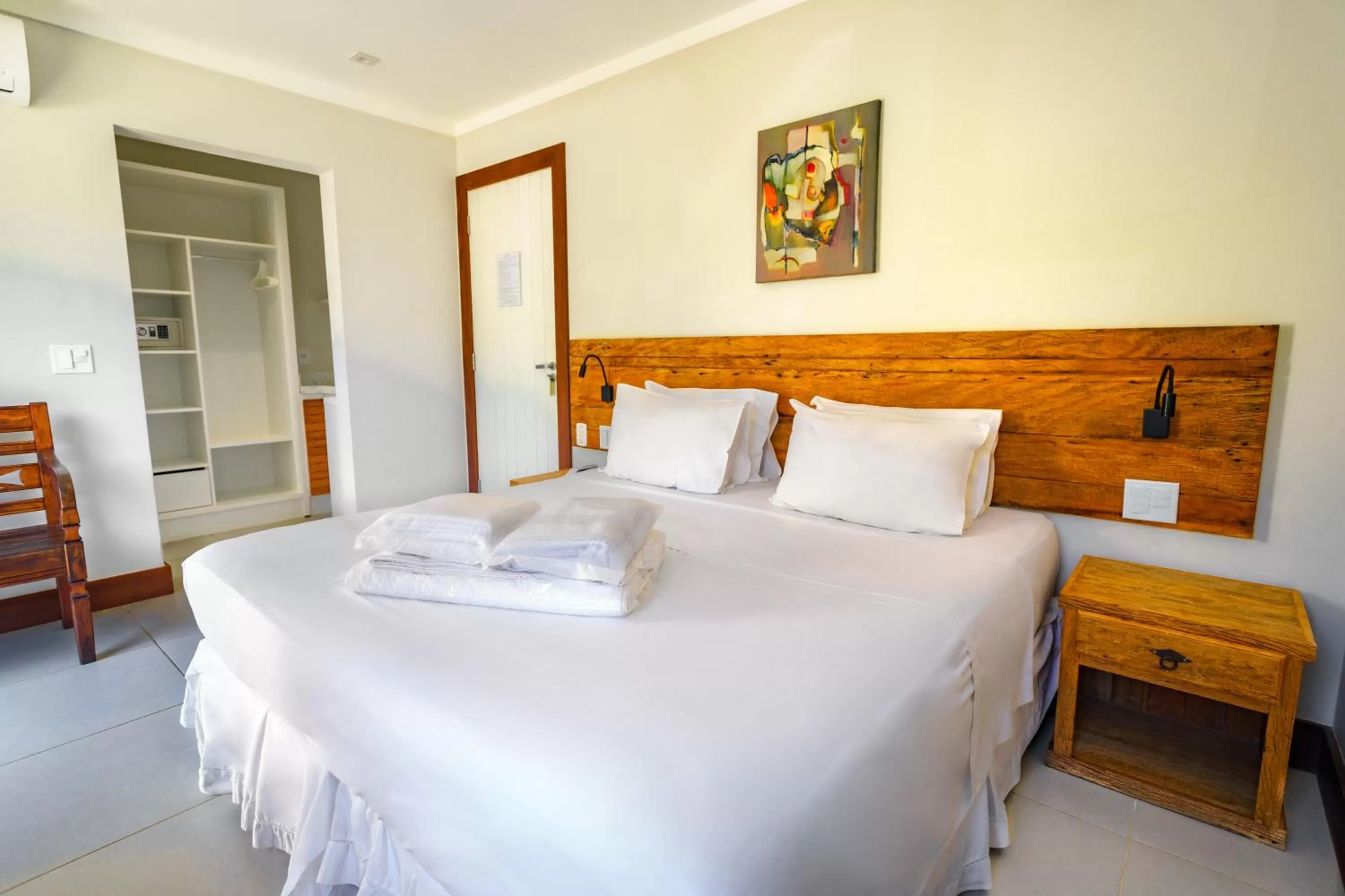 Photo of the whole room, Bed in Apa Pau Brasil