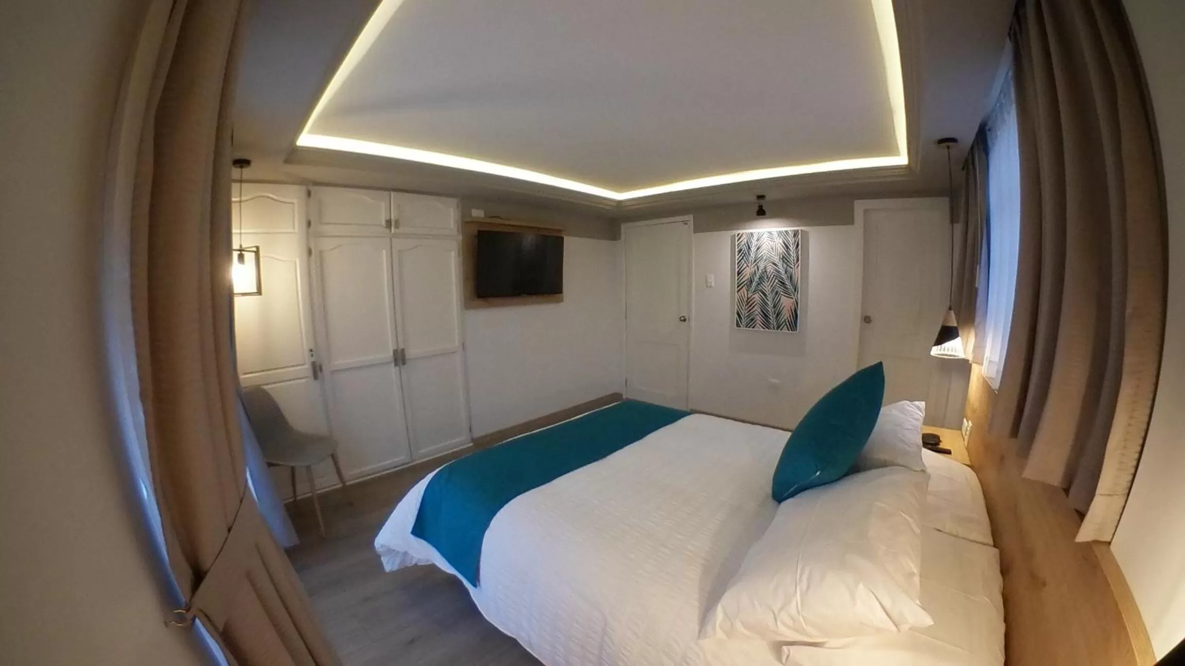 Large Double Room in Asher Hospedaje y Turismo