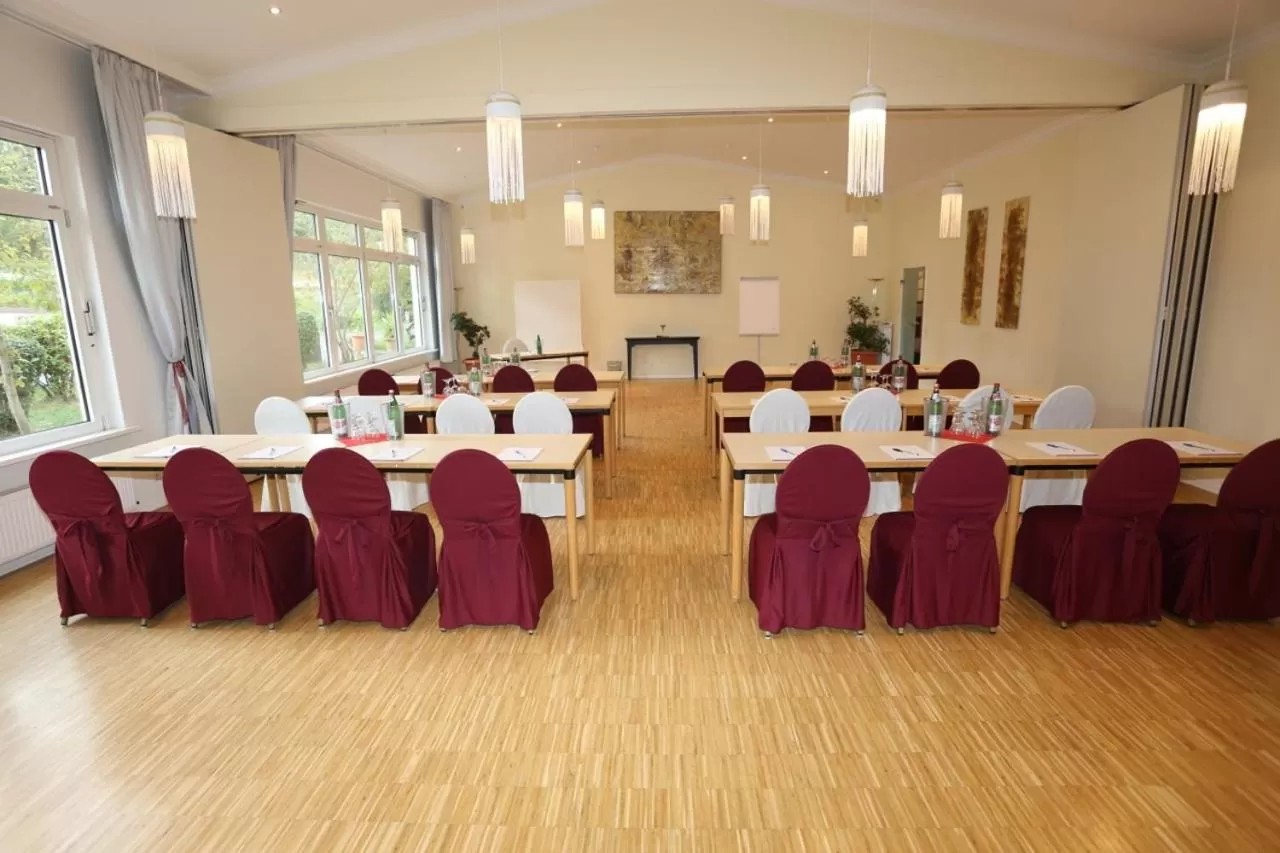 Meeting/conference room in Schlosshotel Domäne Walberberg