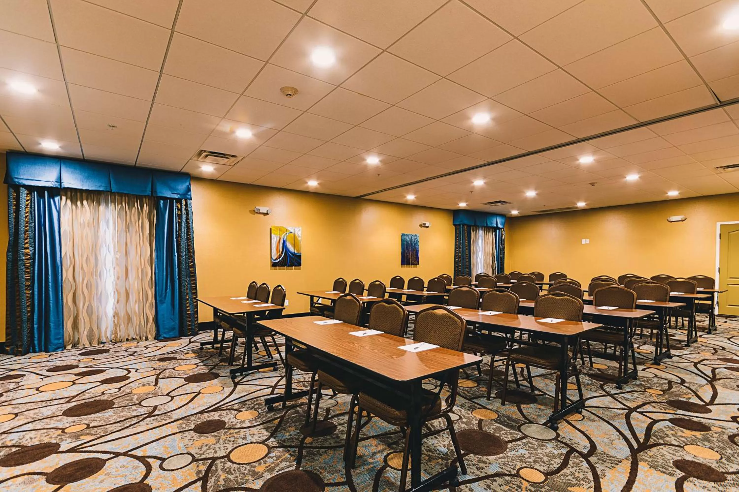 Meeting/conference room in Hampton Inn Niagara Falls/ Blvd