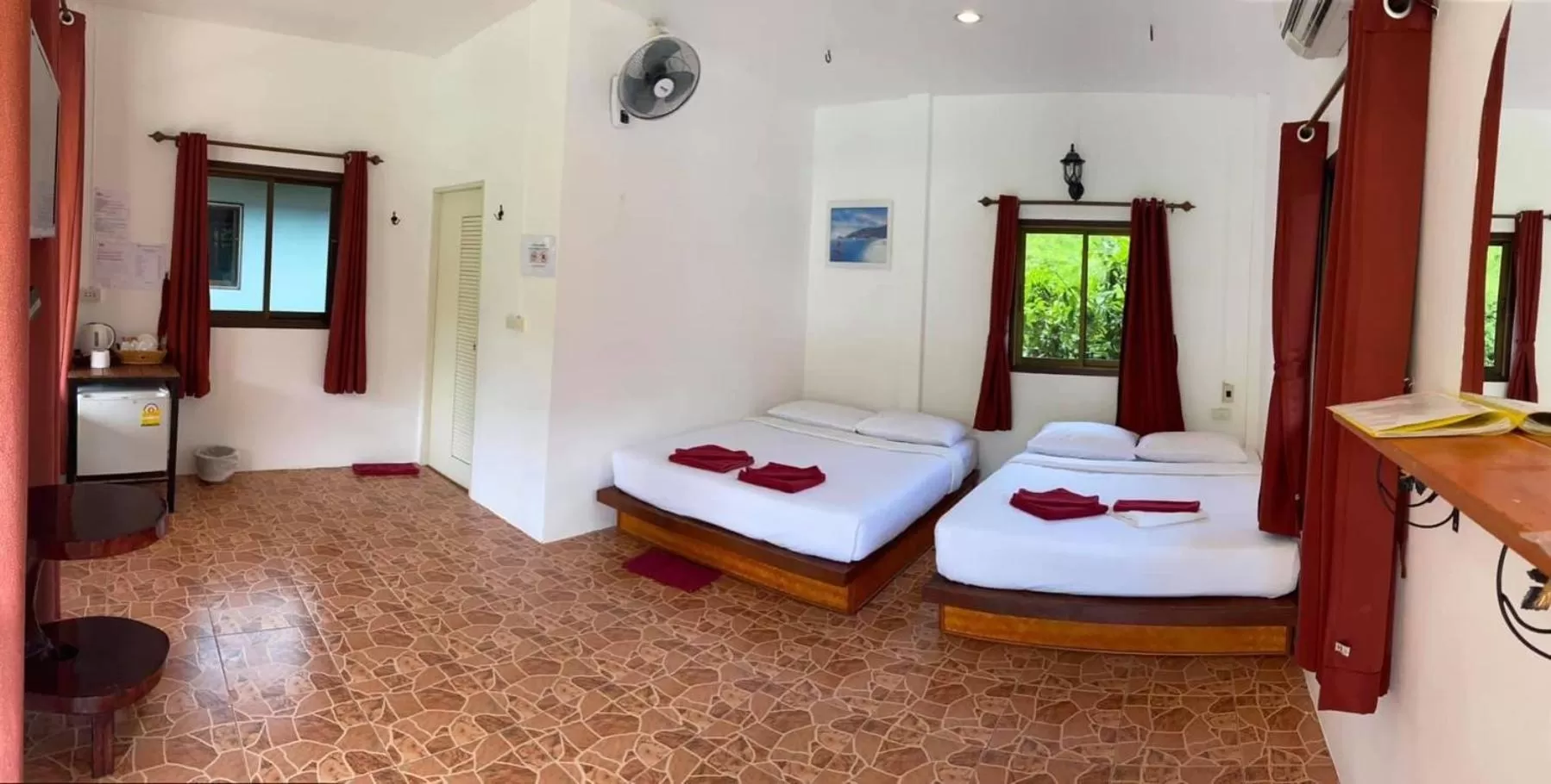 Bed in Khao Sok Jungle Huts Resort