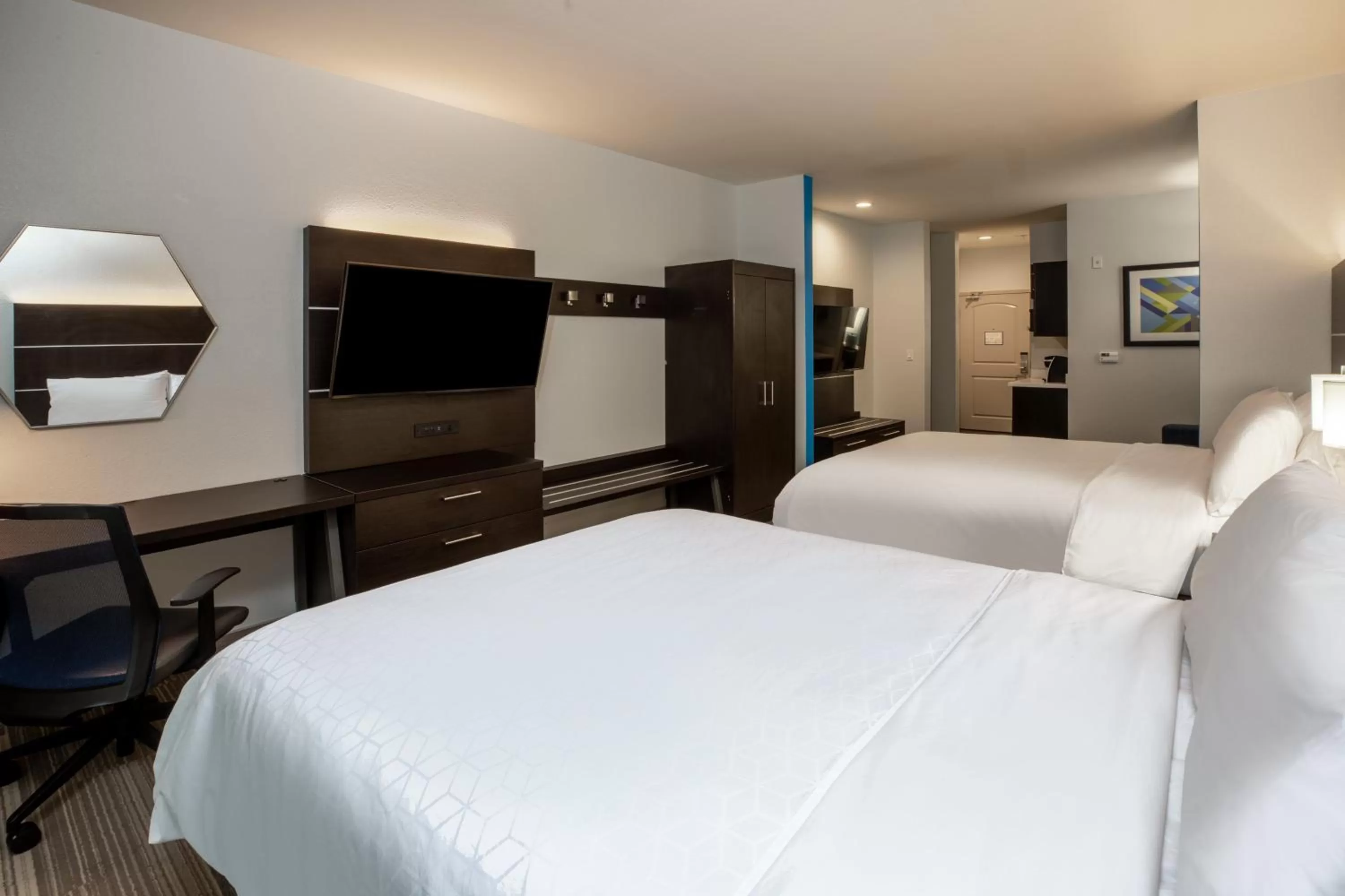 Photo of the whole room, Bed in Holiday Inn Express & Suites Rockport - Bay View by IHG