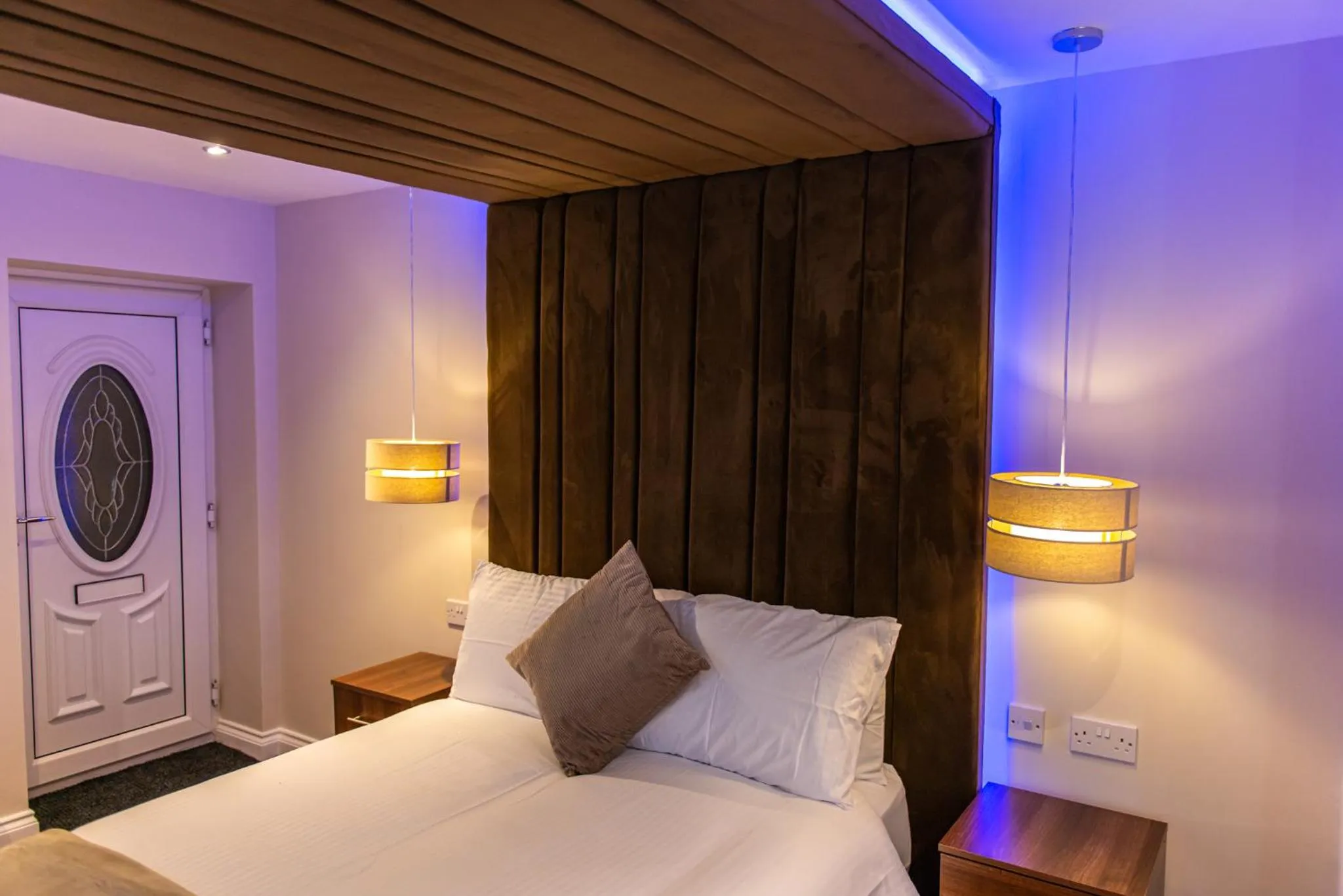 Bedroom, Bed in Optimal Apartments