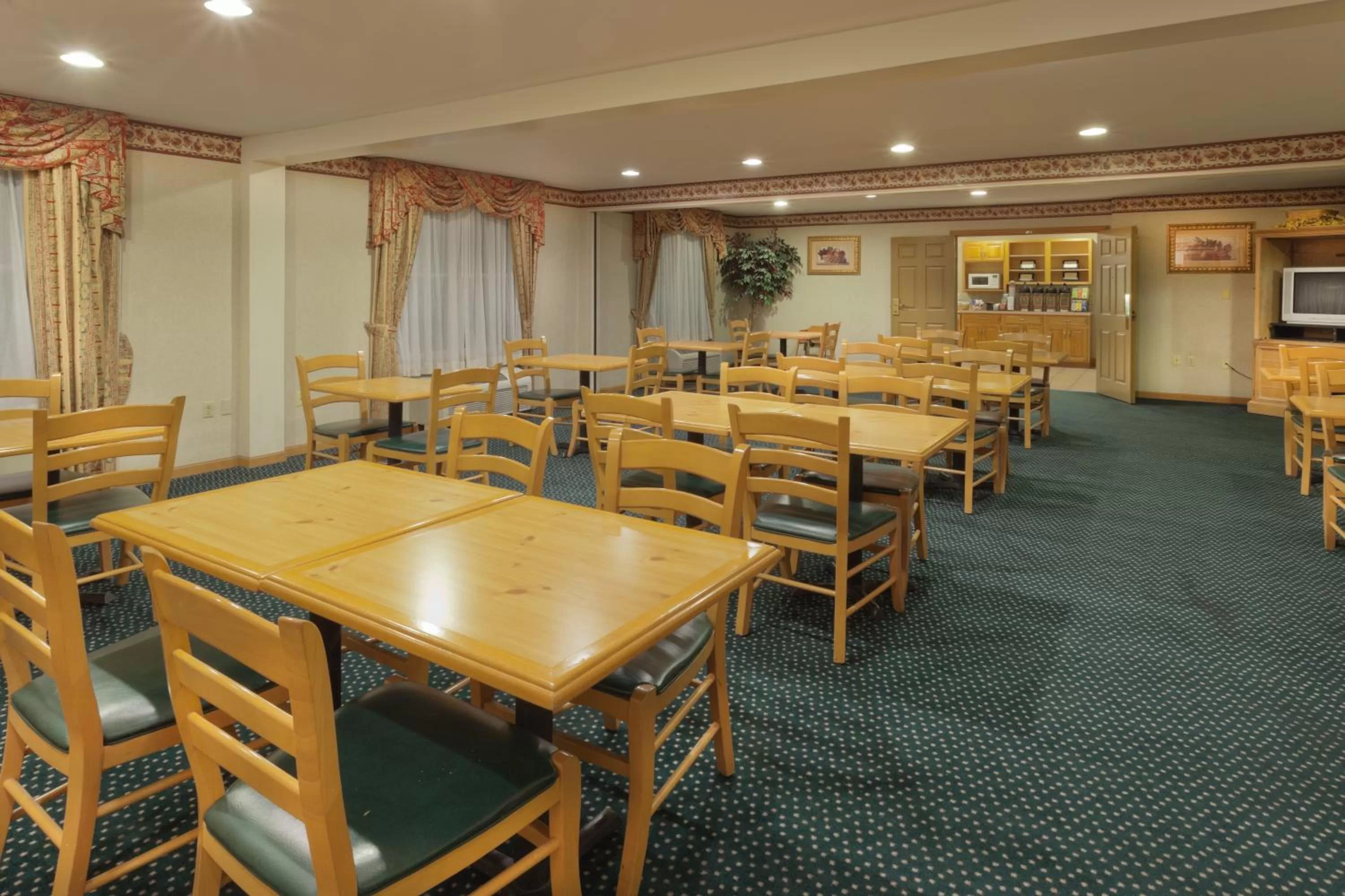 Banquet/Function facilities in Country Inn & Suites by Radisson, Holland, MI