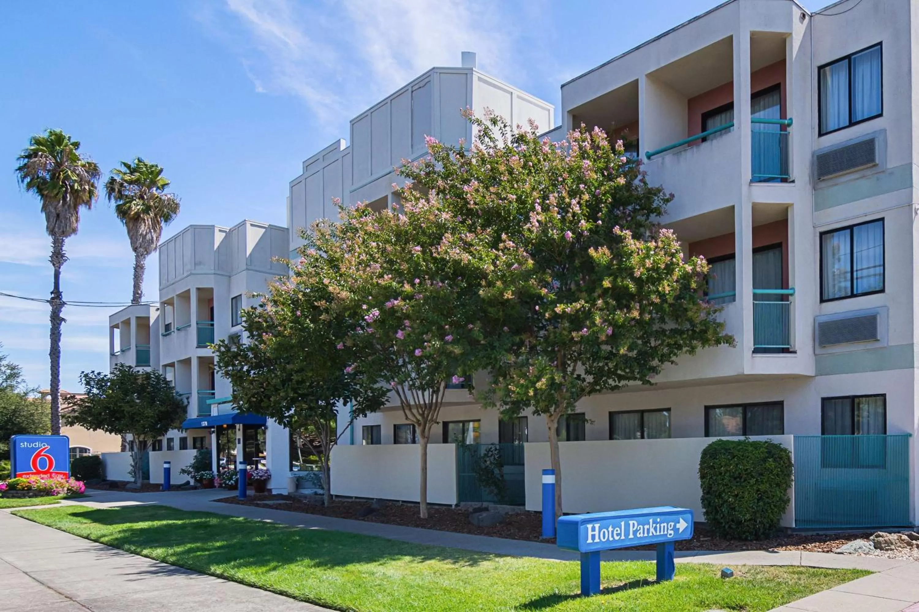 Property building in Studio 6-Concord, CA