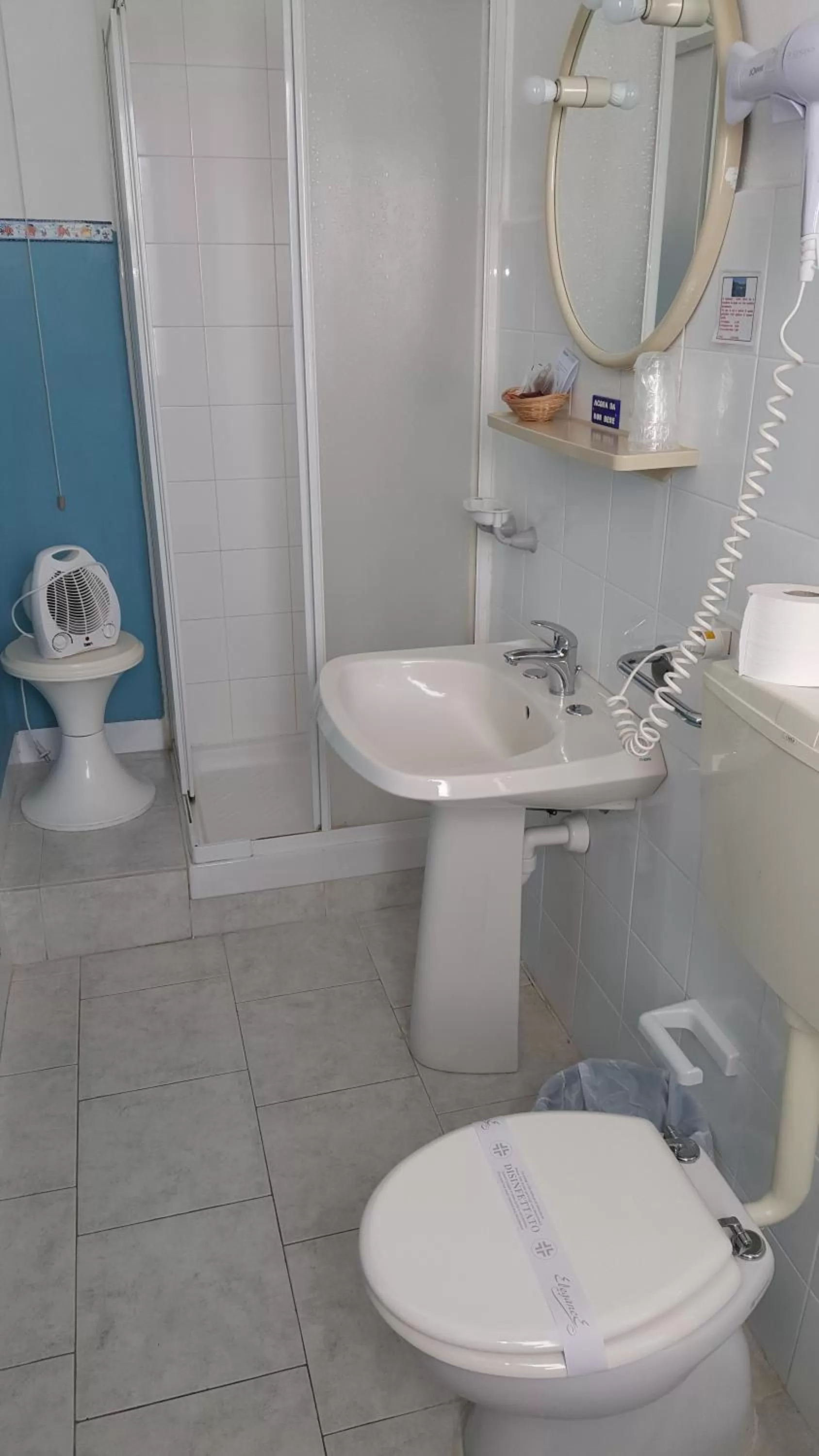 Shower in Hotel VILLA ITALIA B&B