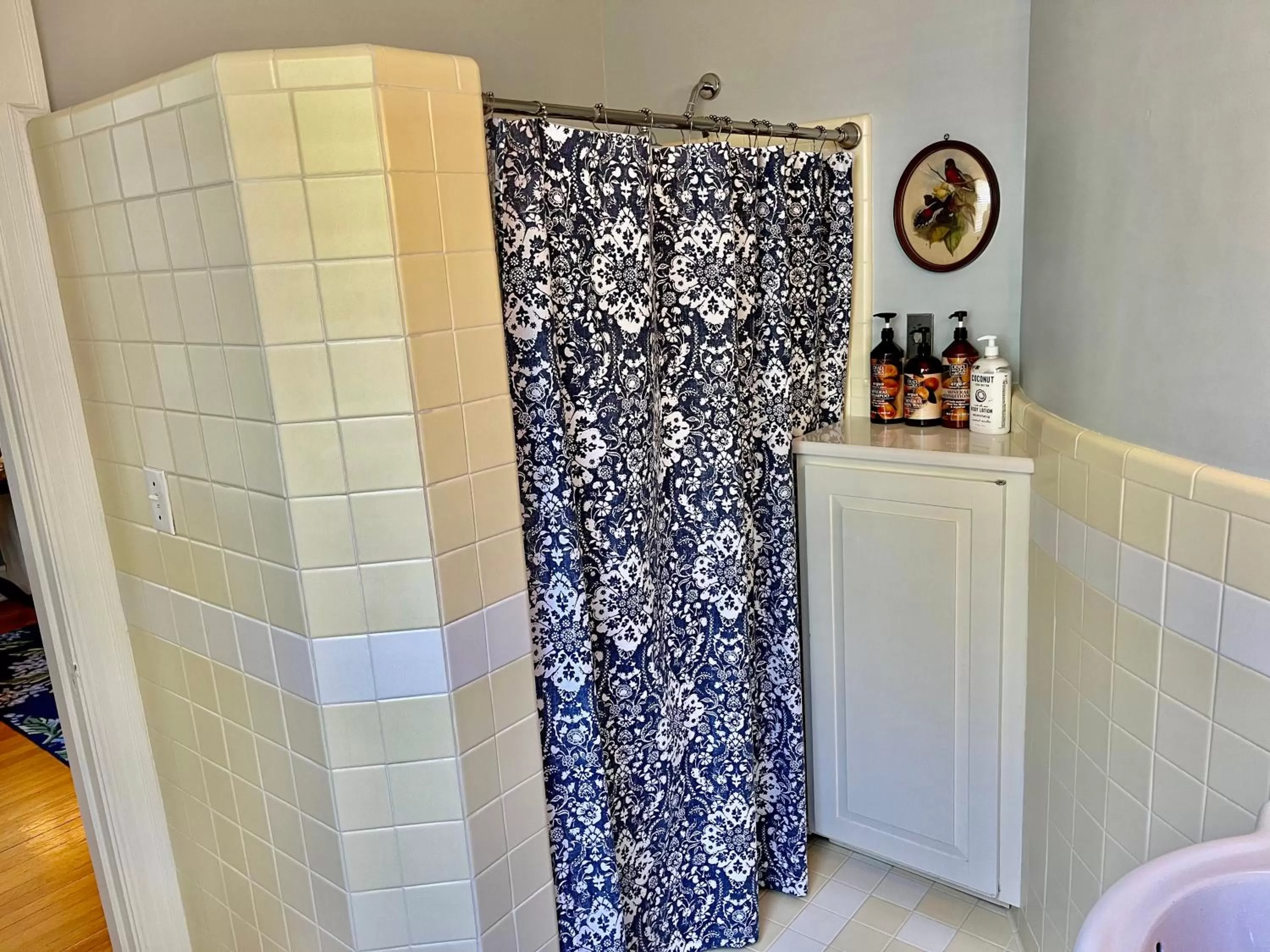 Bathroom in The Holly and Ivy Inn