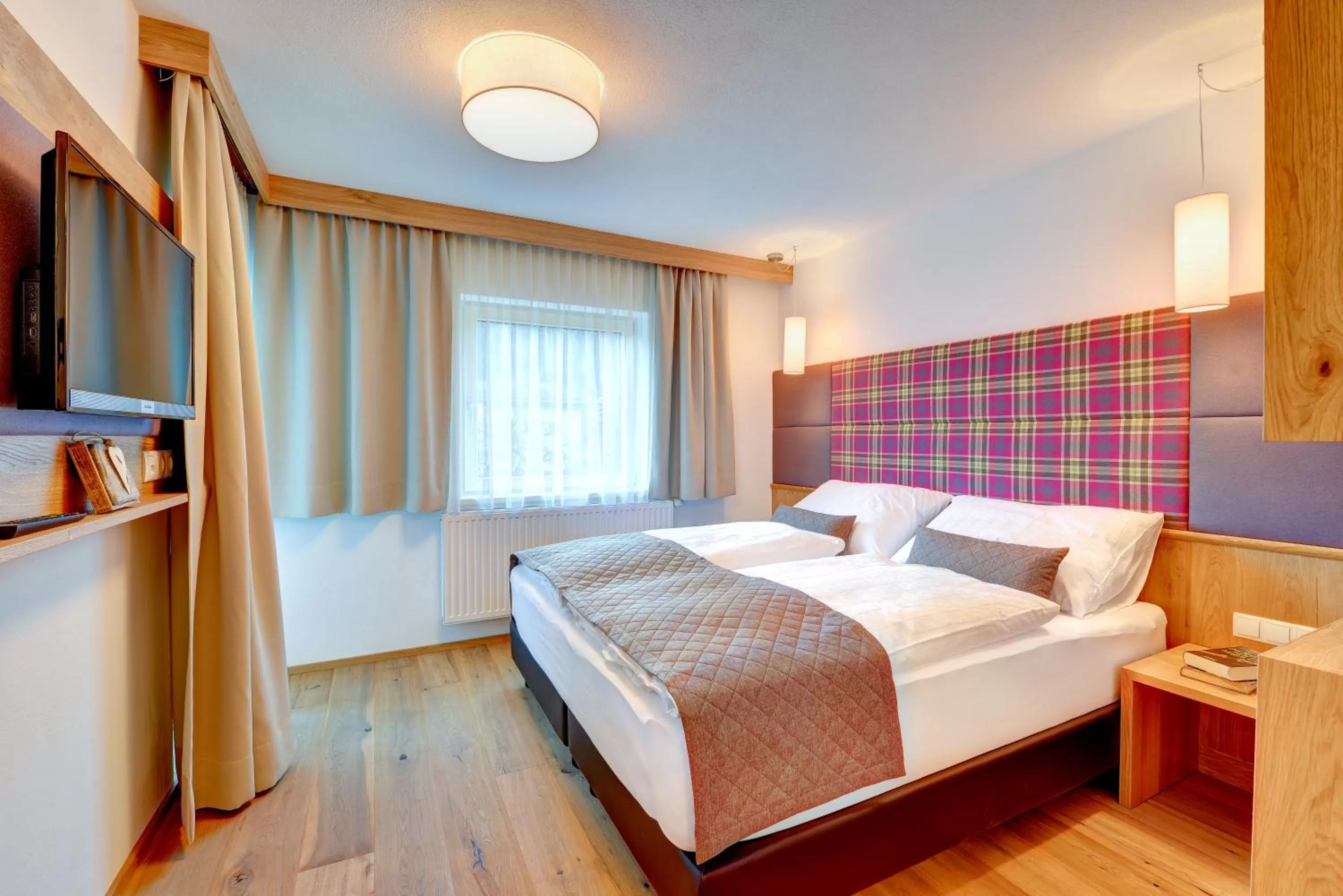 Photo of the whole room, Bed in Hotel Enzian